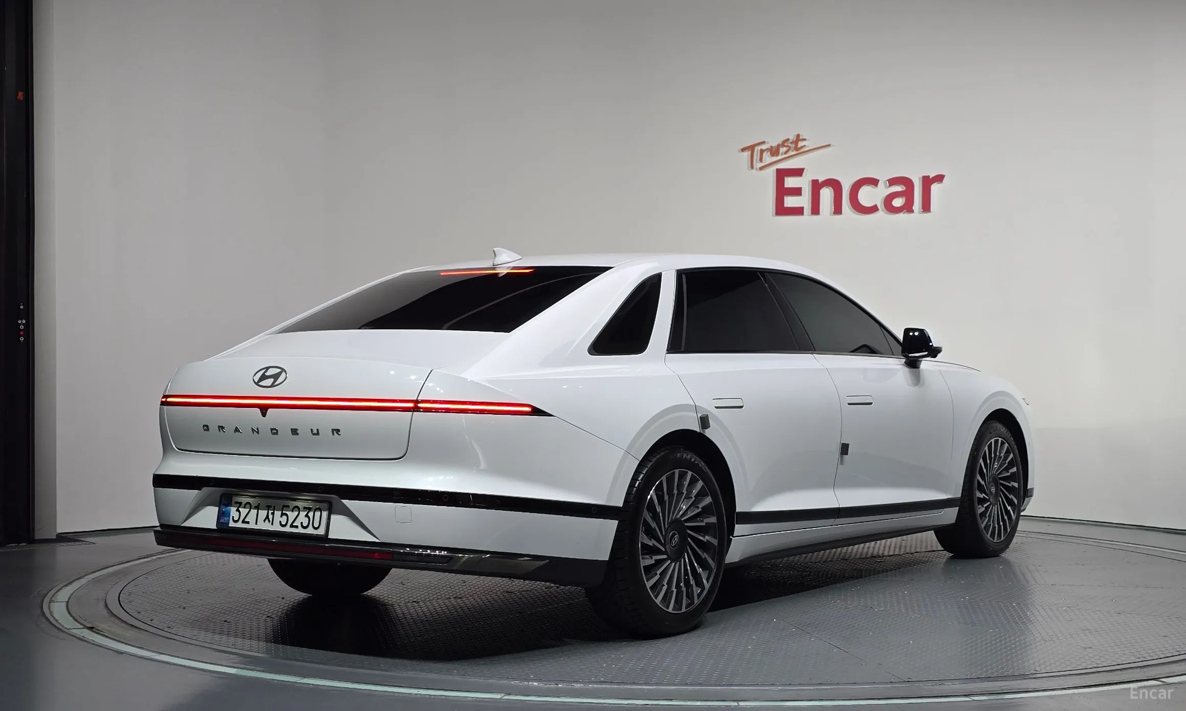 Hyundai Grandeur Hybrid (GN7)
