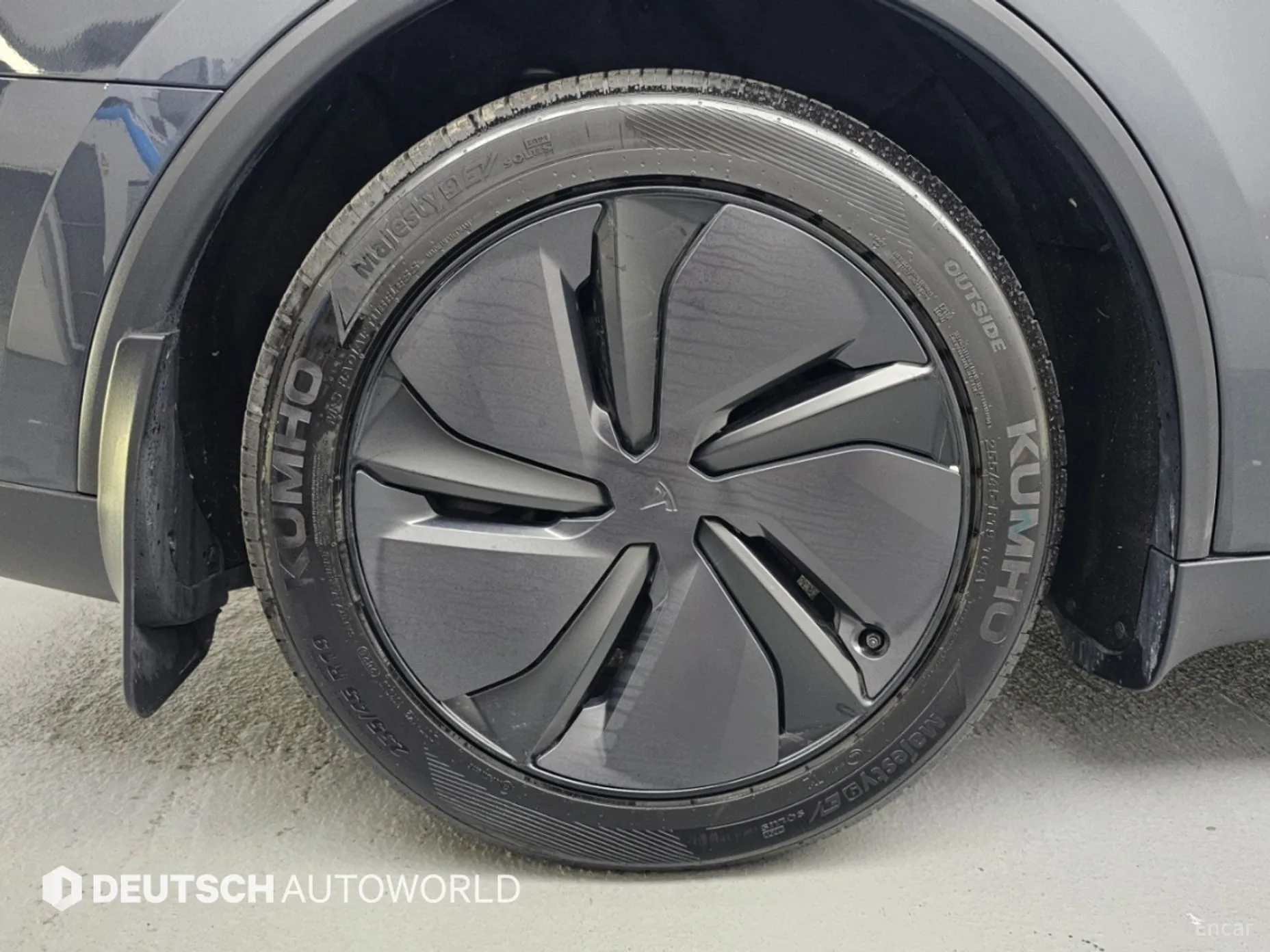 Tesla Model Y превью 5