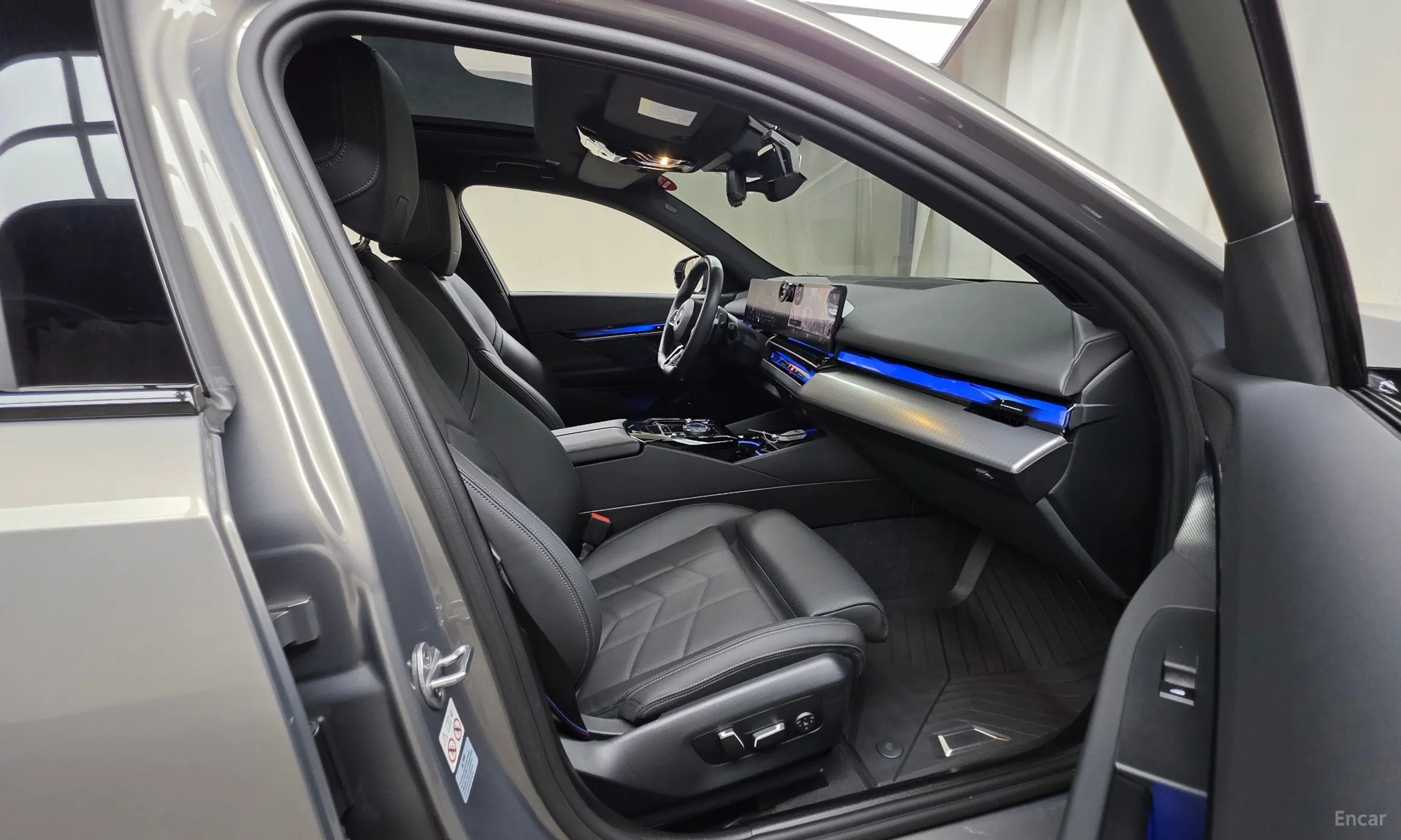 BMW 5 Series (G60) превью 10