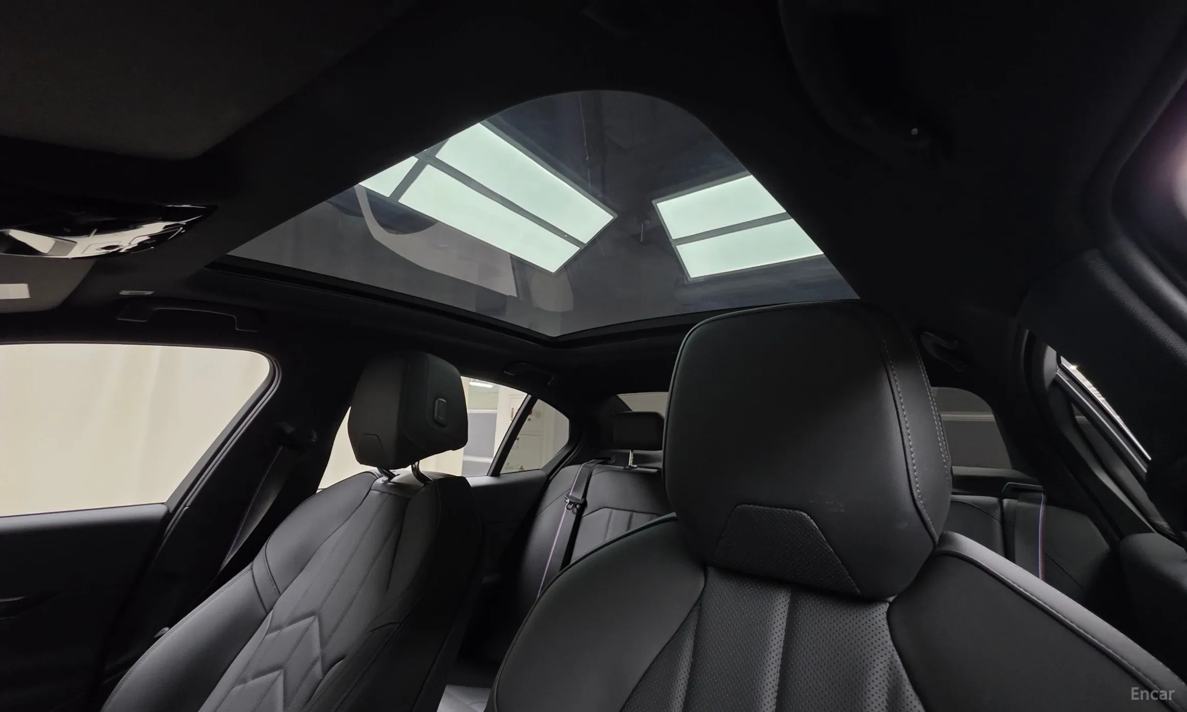 BMW 5 Series (G60) превью 12
