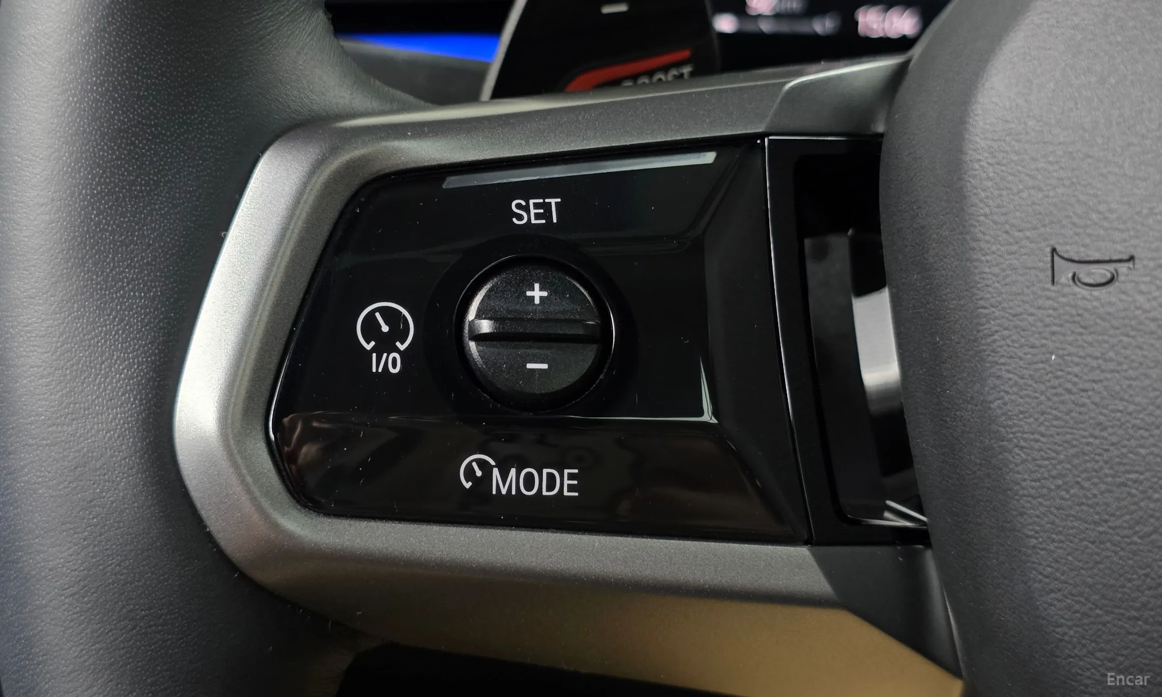 BMW 5 Series (G60) превью 16