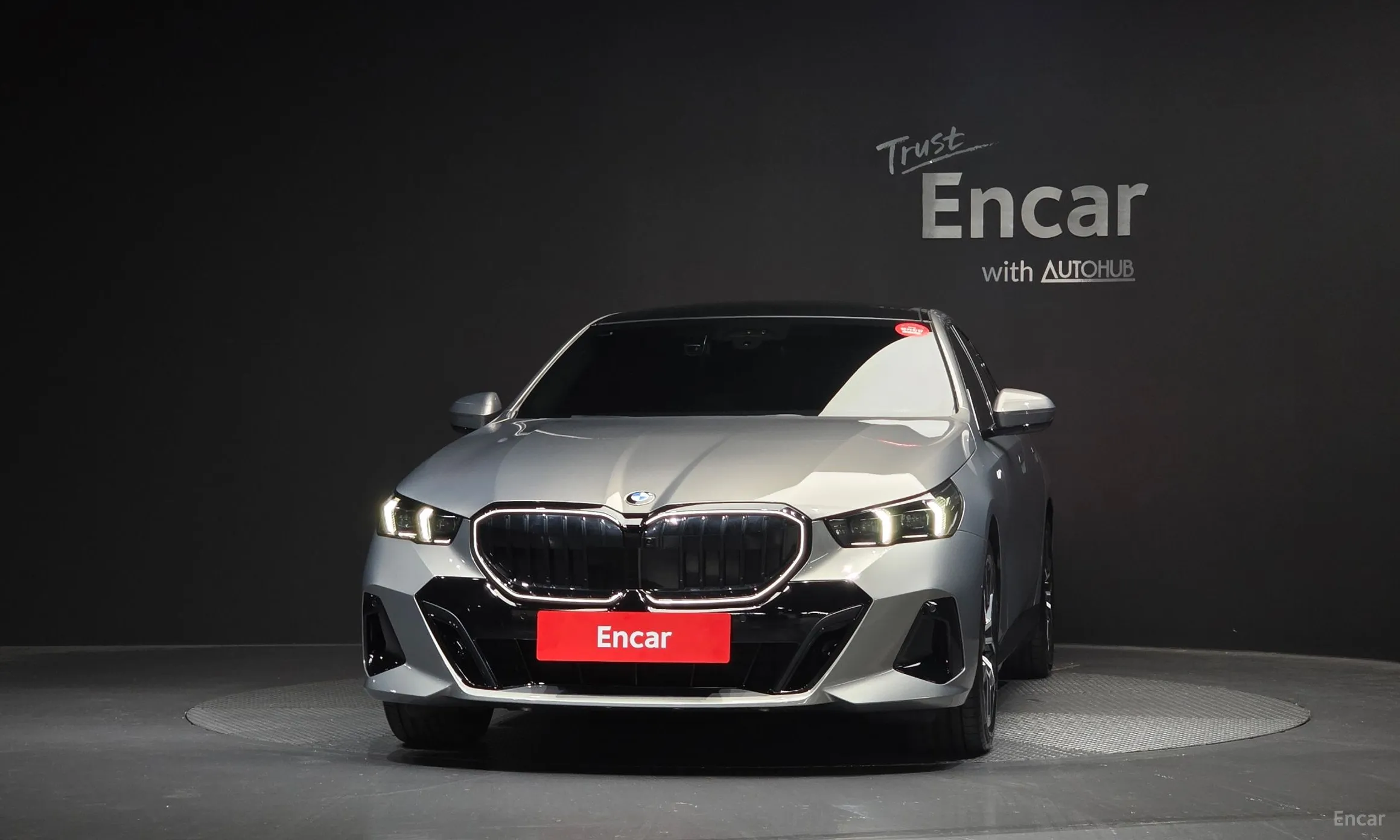 BMW 5 Series (G60) превью 3