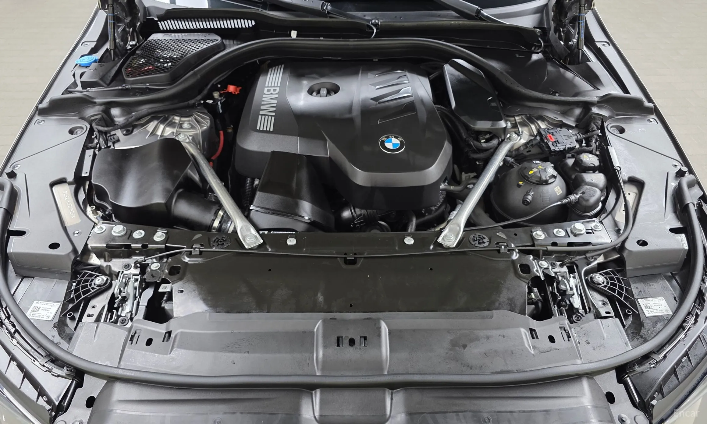 BMW 5 Series (G60) превью 6