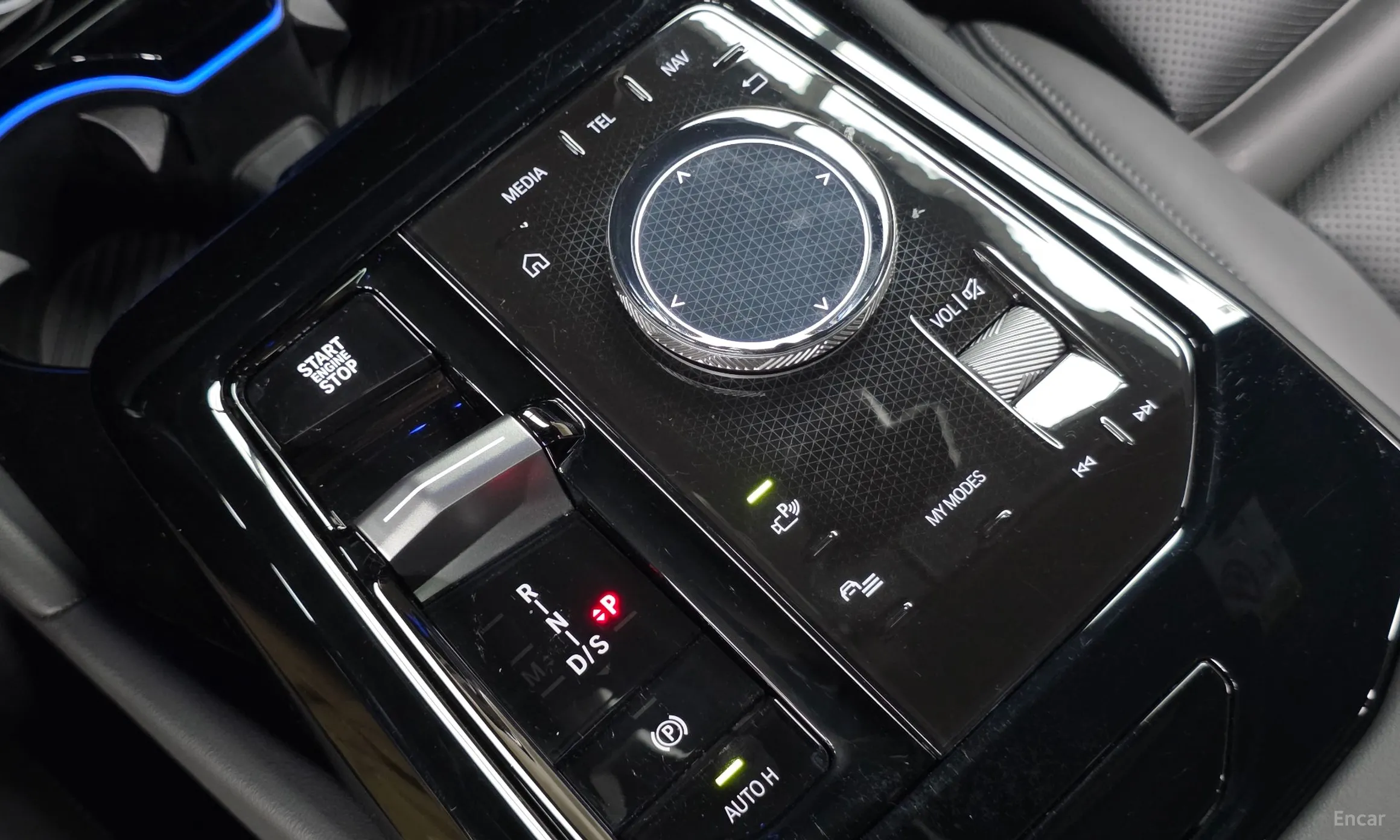 BMW 5 Series (G60) превью 9