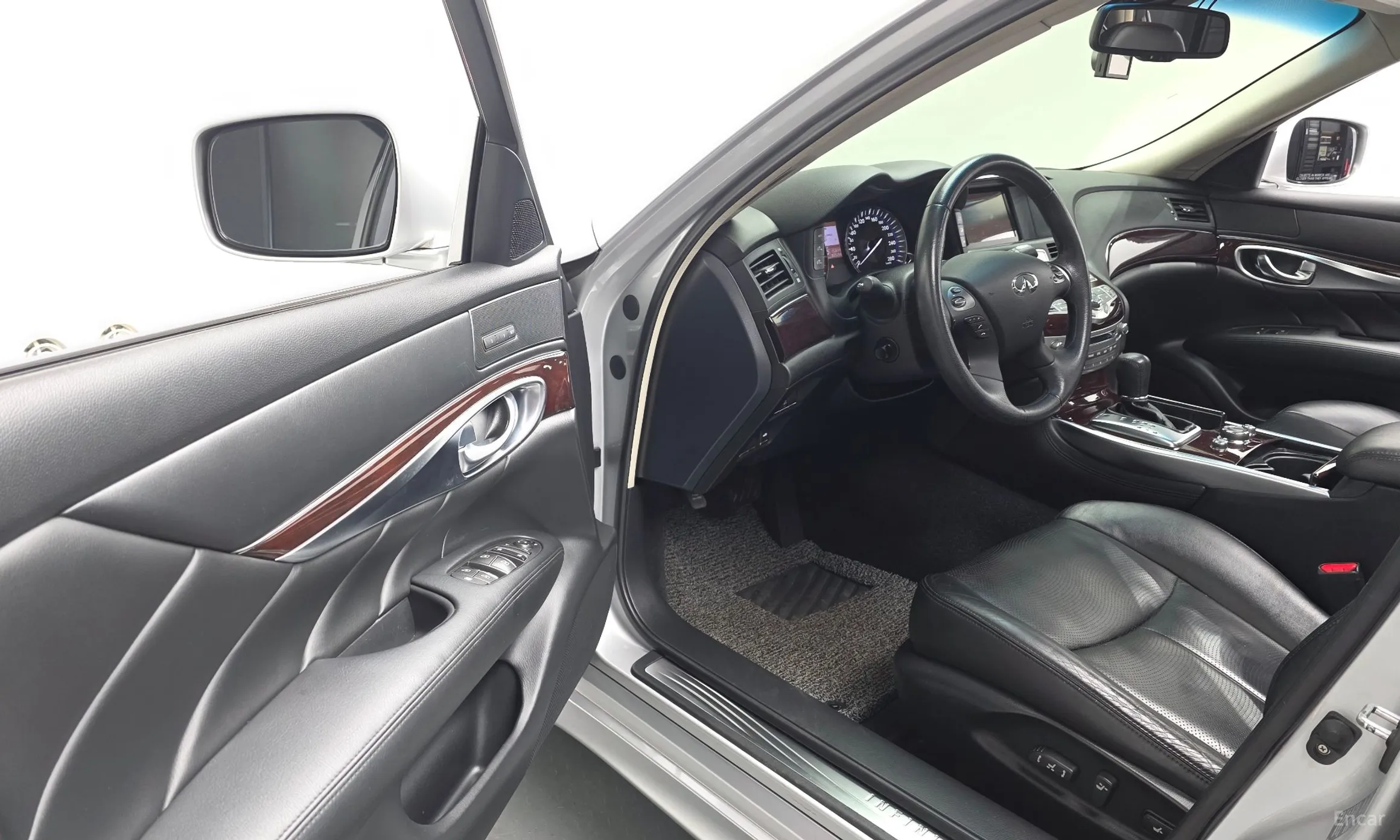 Infiniti M37 превью 10