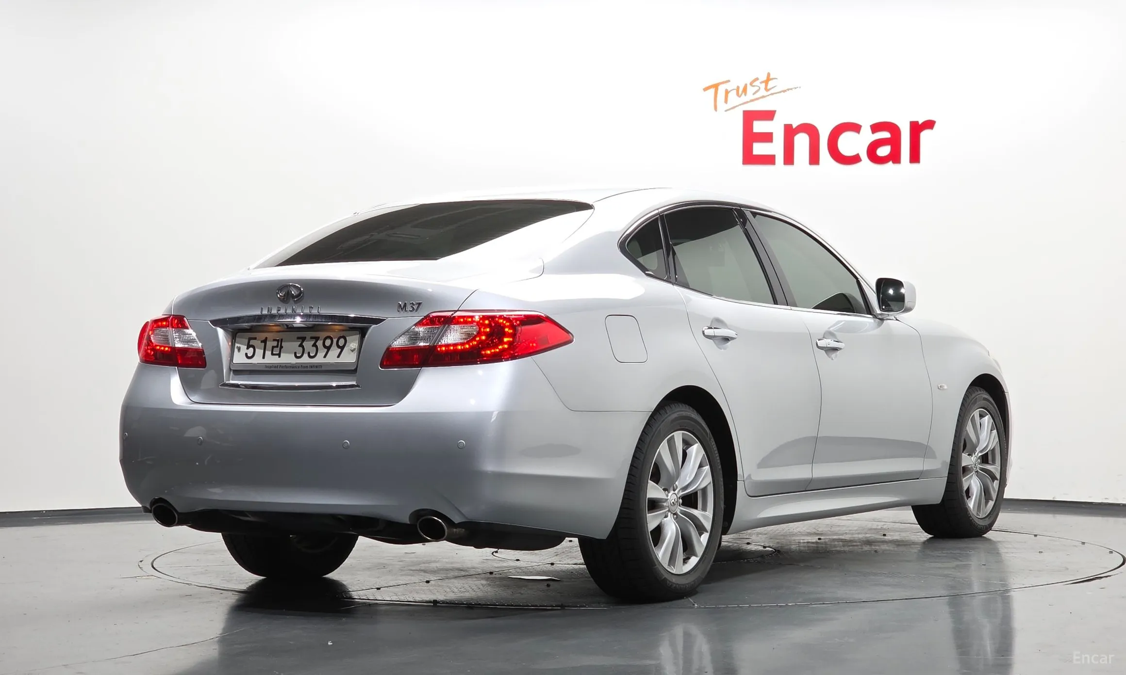 Infiniti M37