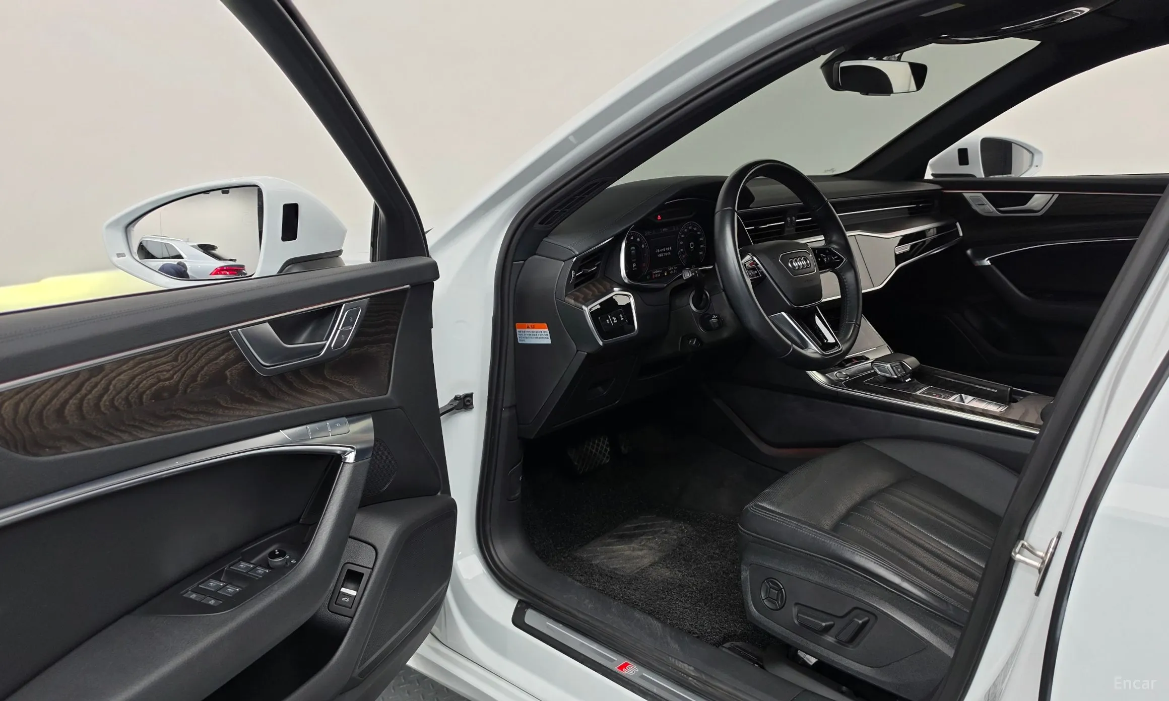 Audi A6 (C8) превью 10