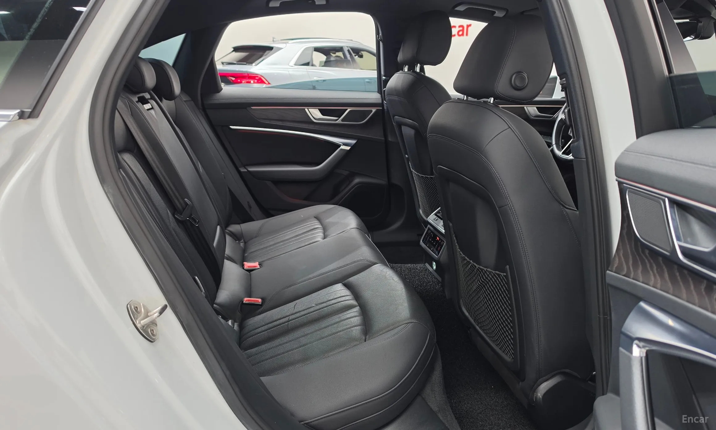 Audi A6 (C8) превью 11
