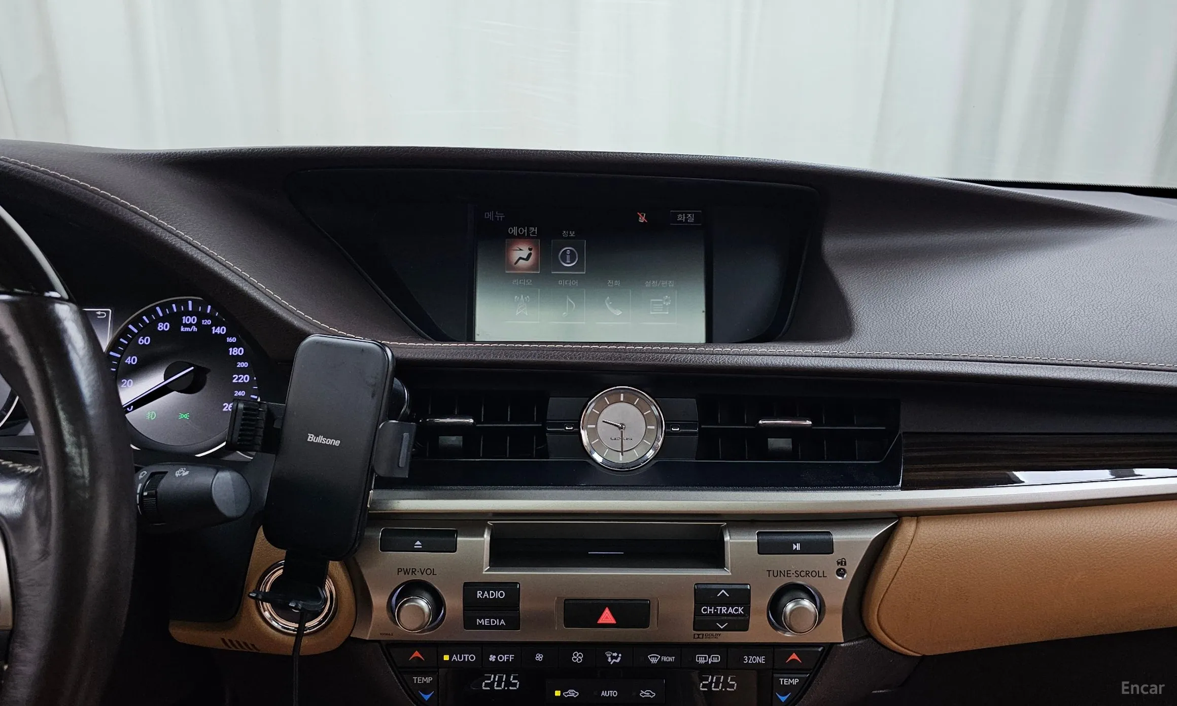 Lexus New ES300h превью 14