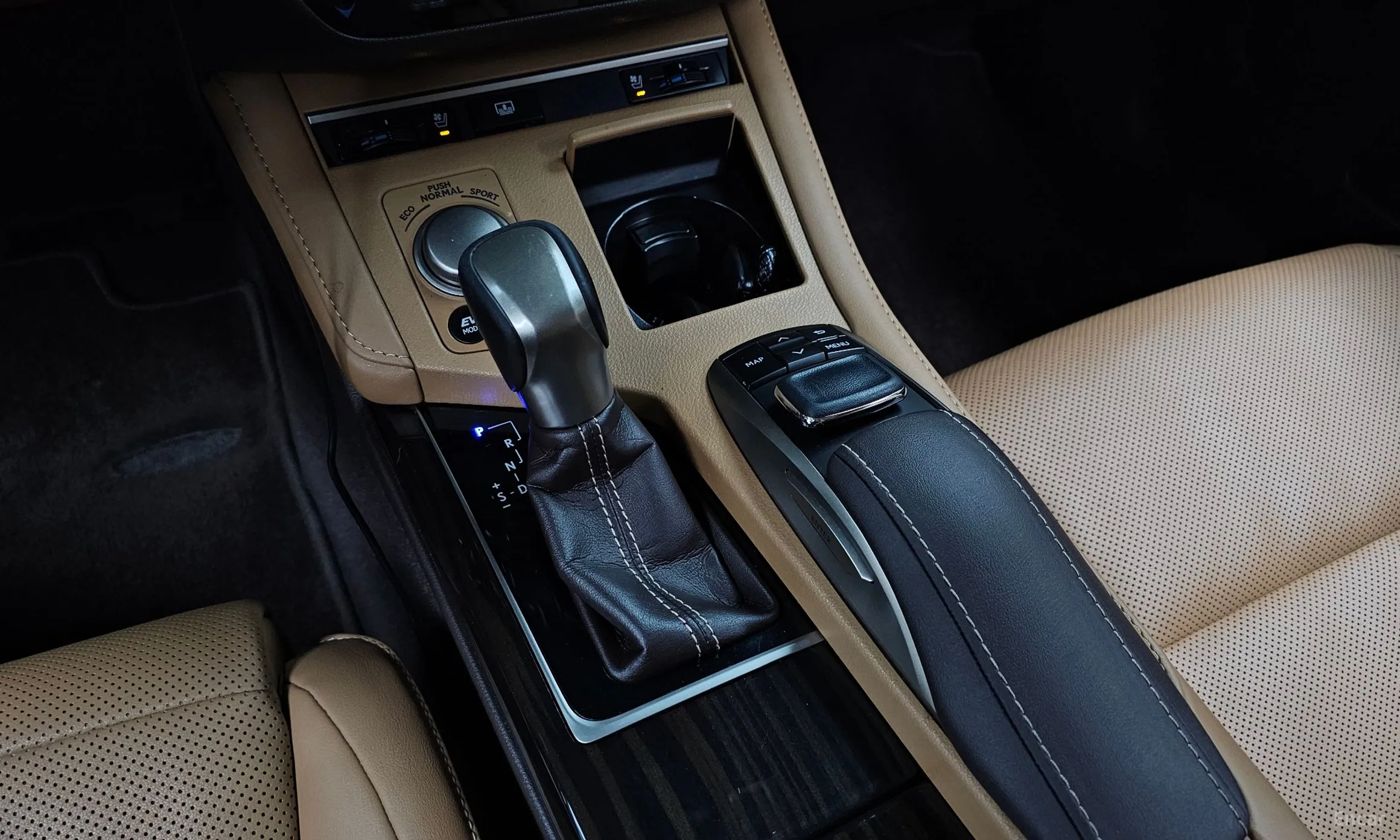 Lexus New ES300h превью 9