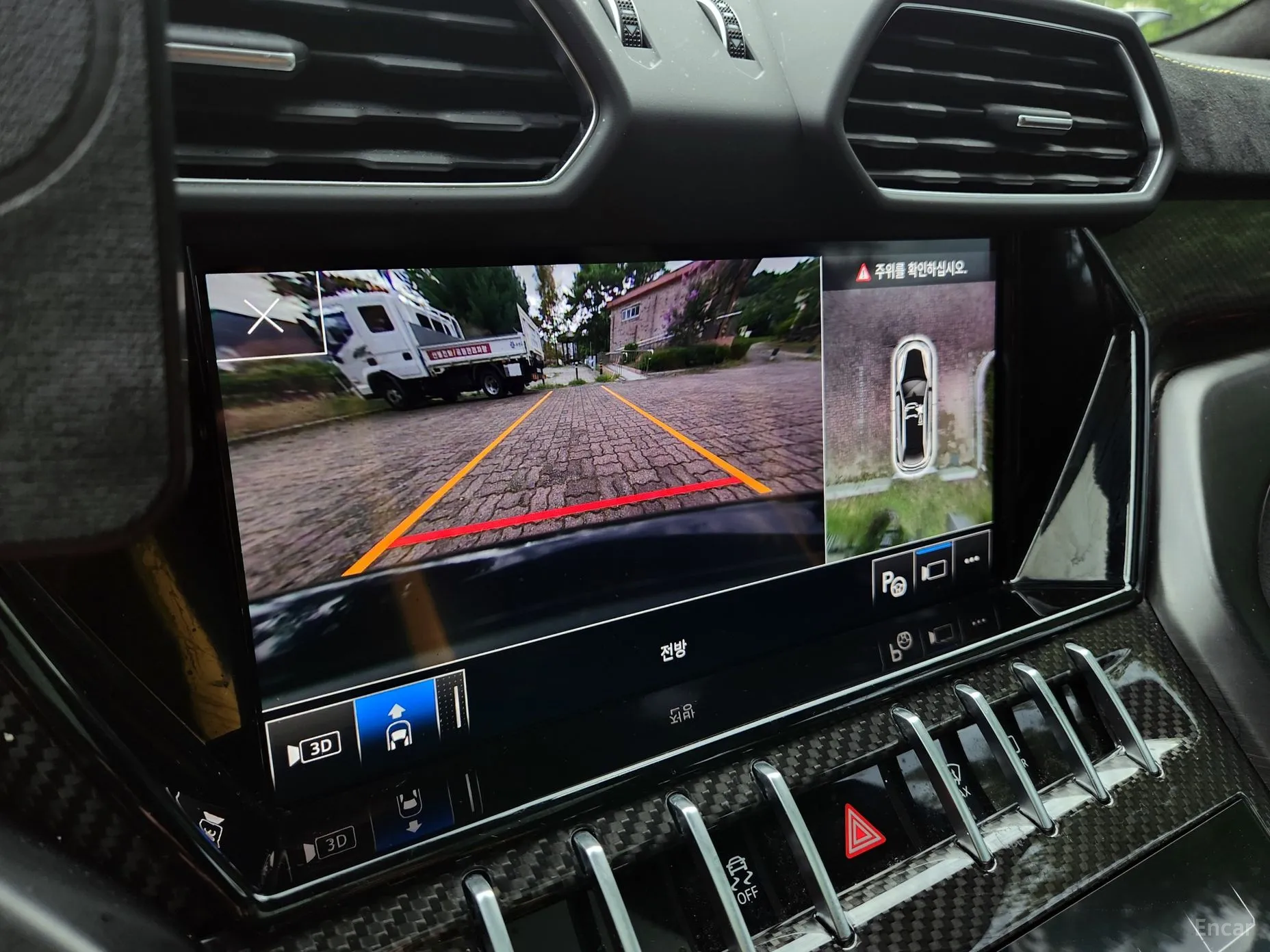 Lamborghini Urus превью 12
