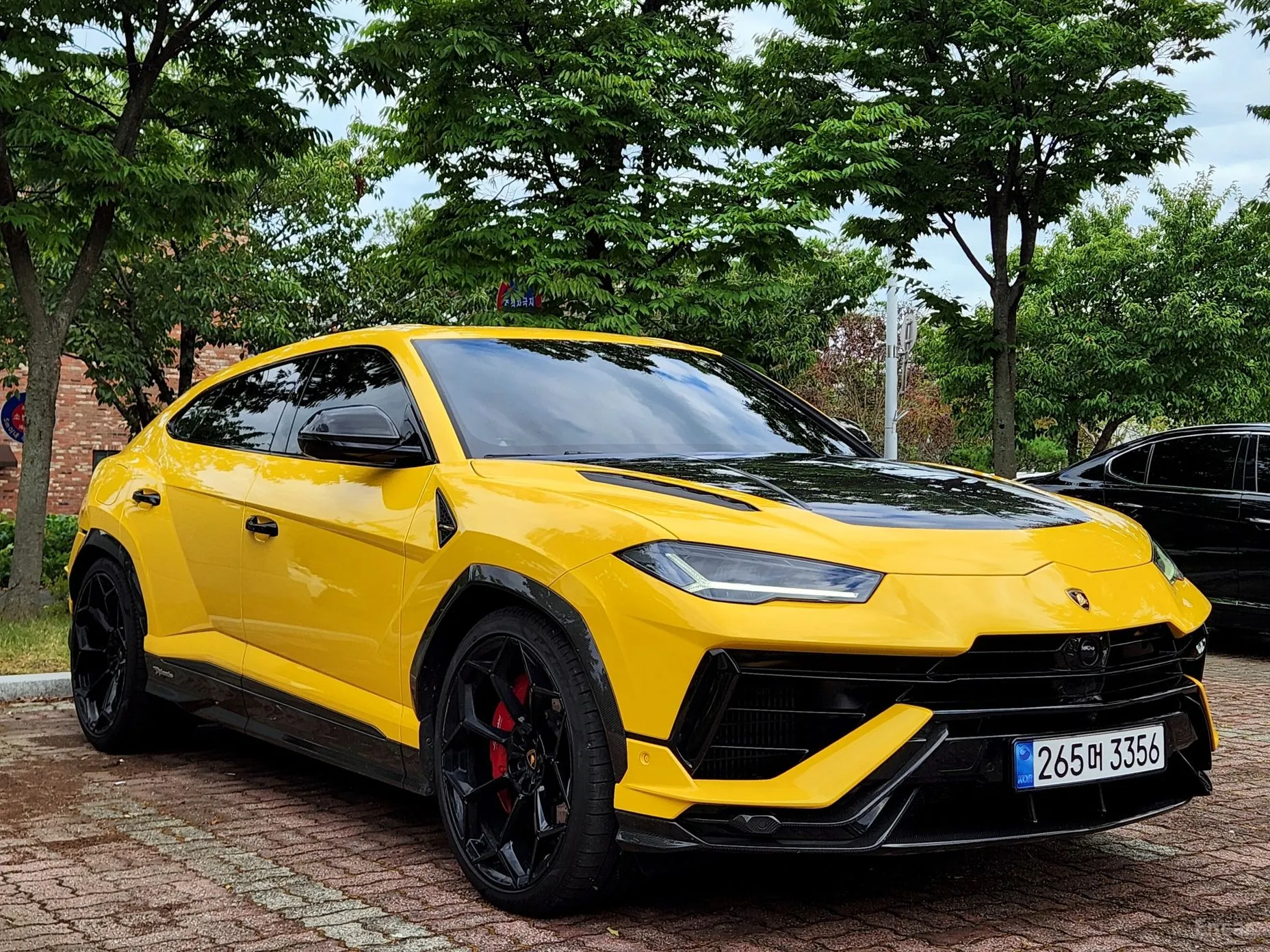 Lamborghini Urus превью 3