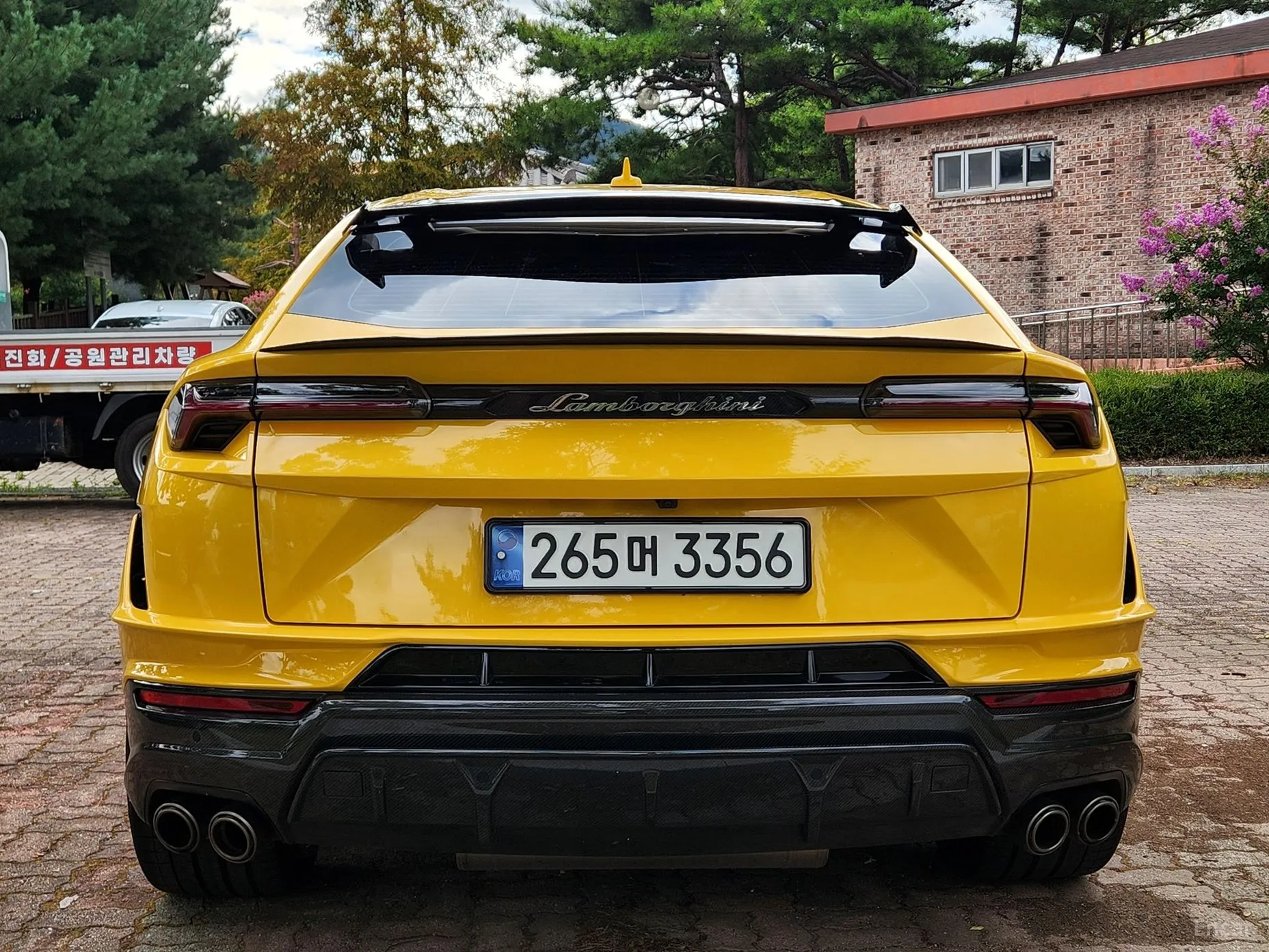 Lamborghini Urus превью 5