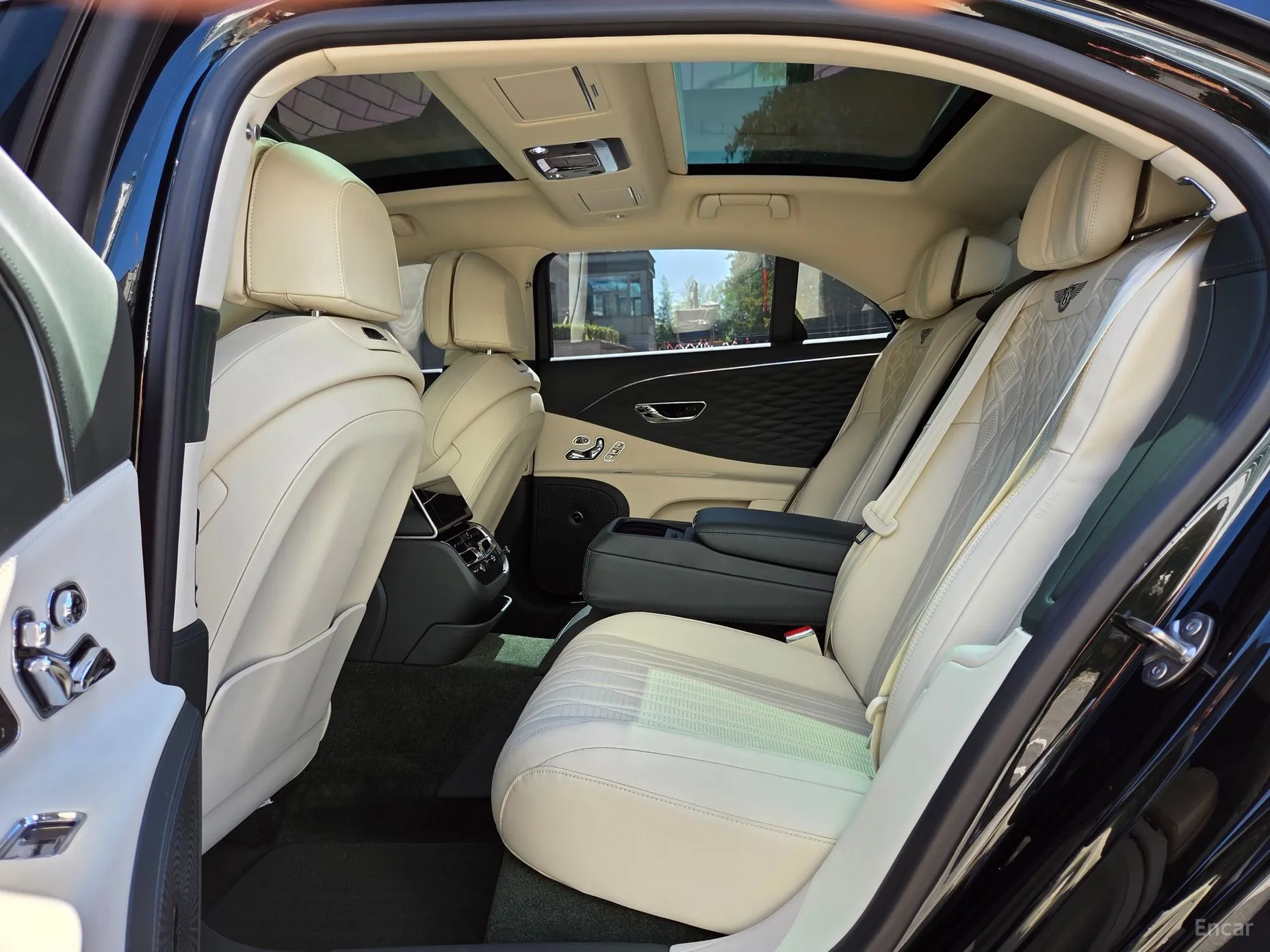 Bentley Flying Spur 3rd Generation превью 13