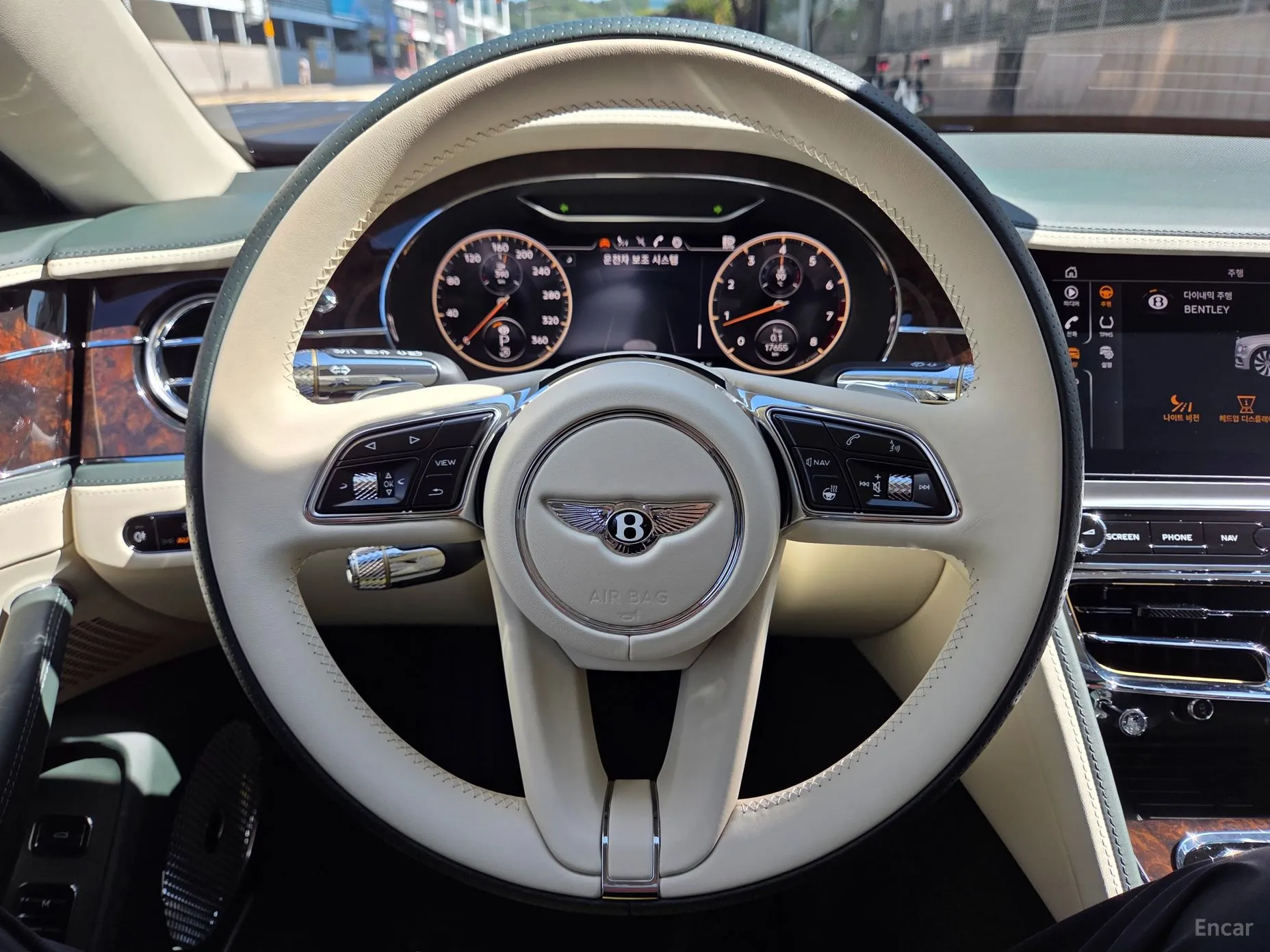 Bentley Flying Spur 3rd Generation превью 16