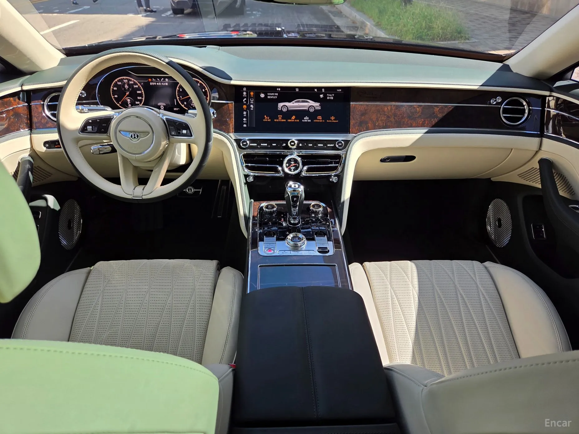 Bentley Flying Spur 3rd Generation превью 7
