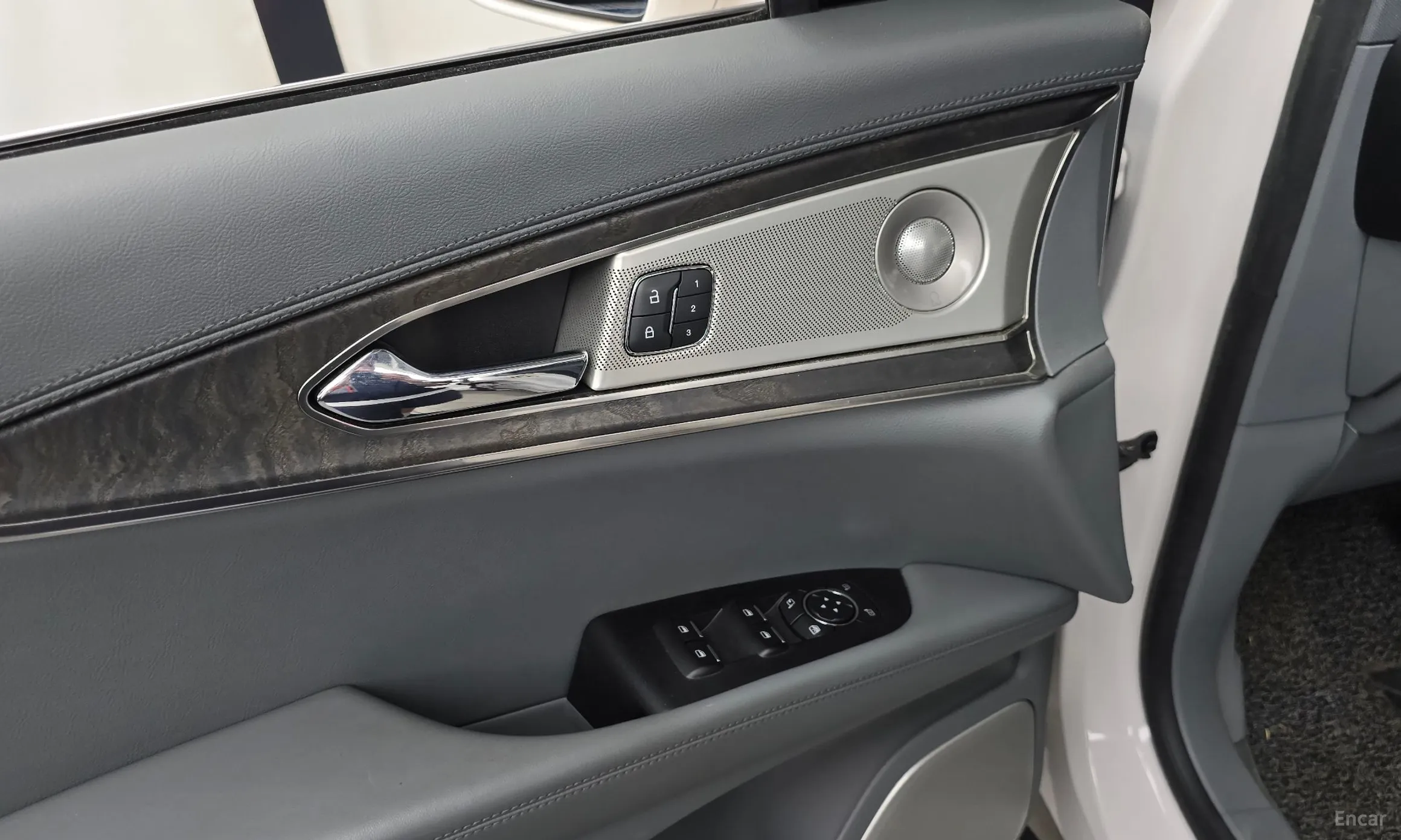 Lincoln Nautilus Gen 1 превью 17