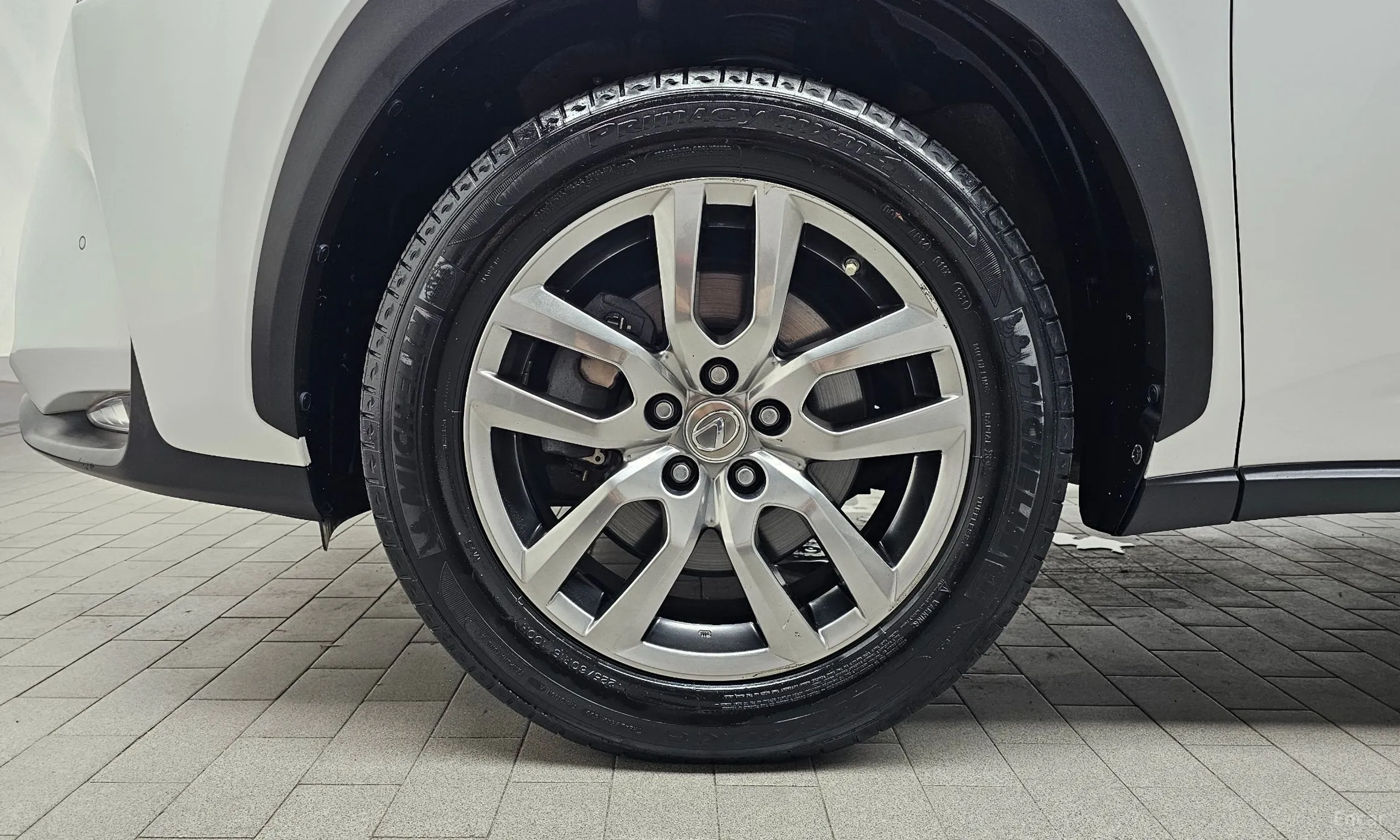 Lexus NX300h превью 5