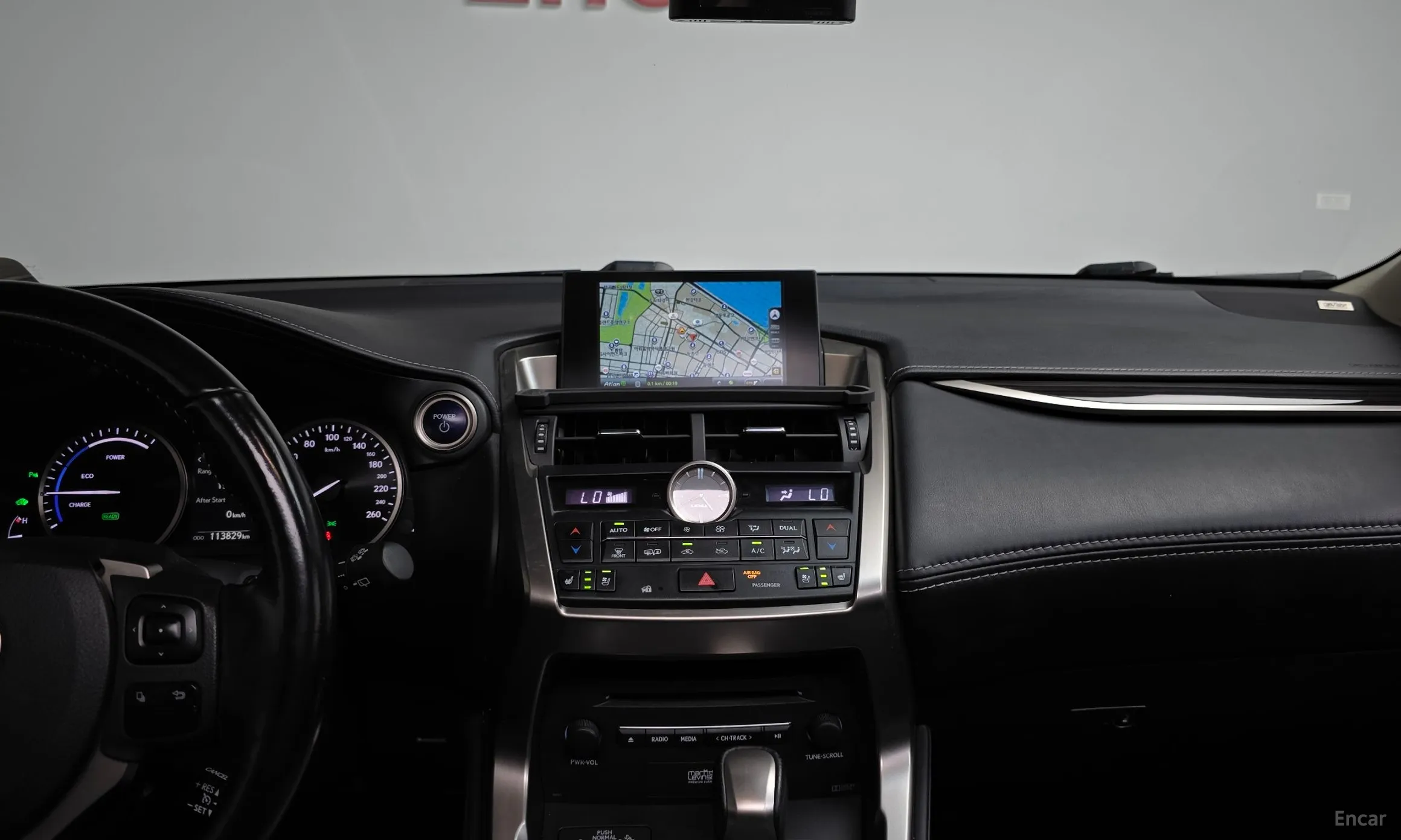 Lexus NX300h превью 14