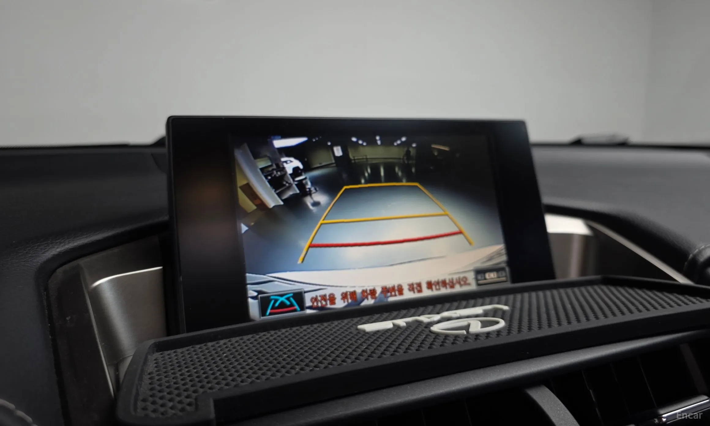 Lexus NX300h превью 15