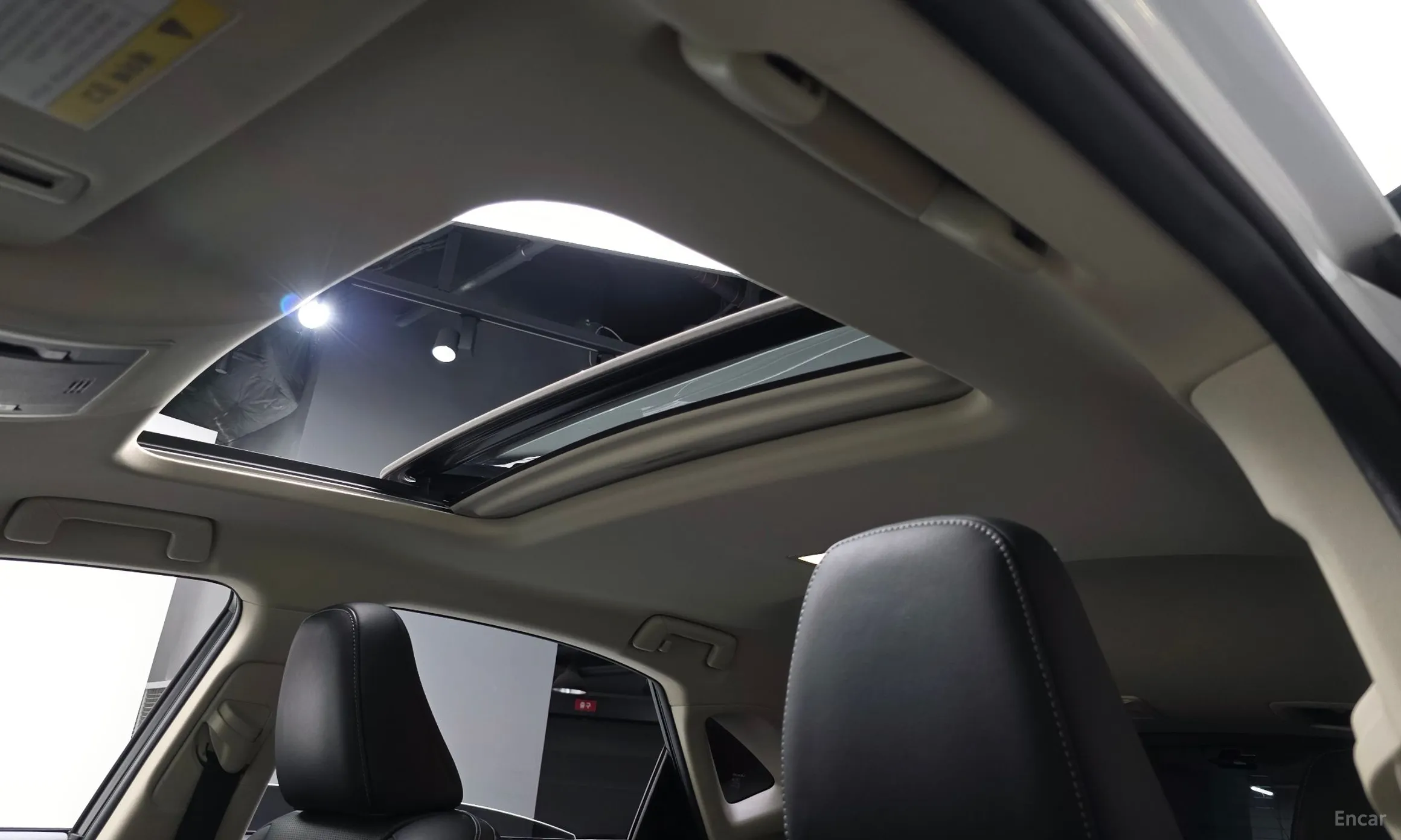 Lexus NX300h превью 16