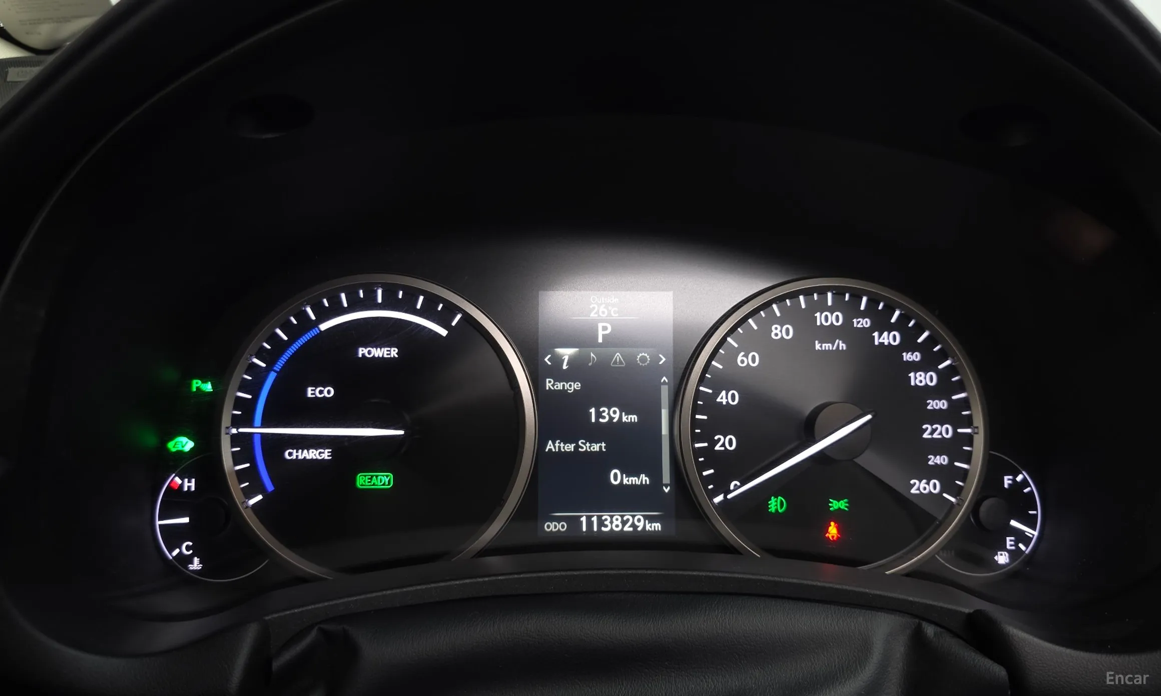 Lexus NX300h превью 8