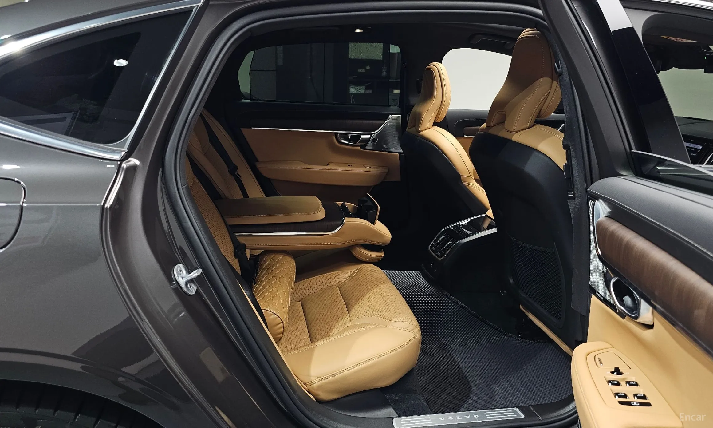 Volvo S90 превью 11
