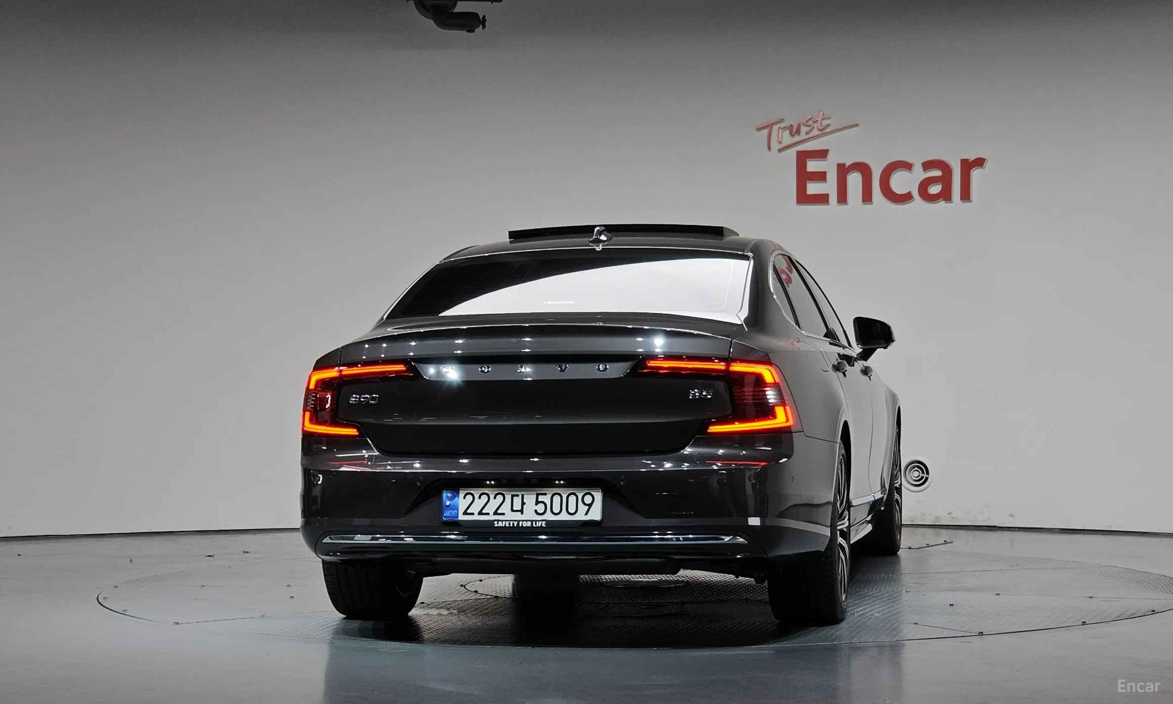 Volvo S90 превью 4