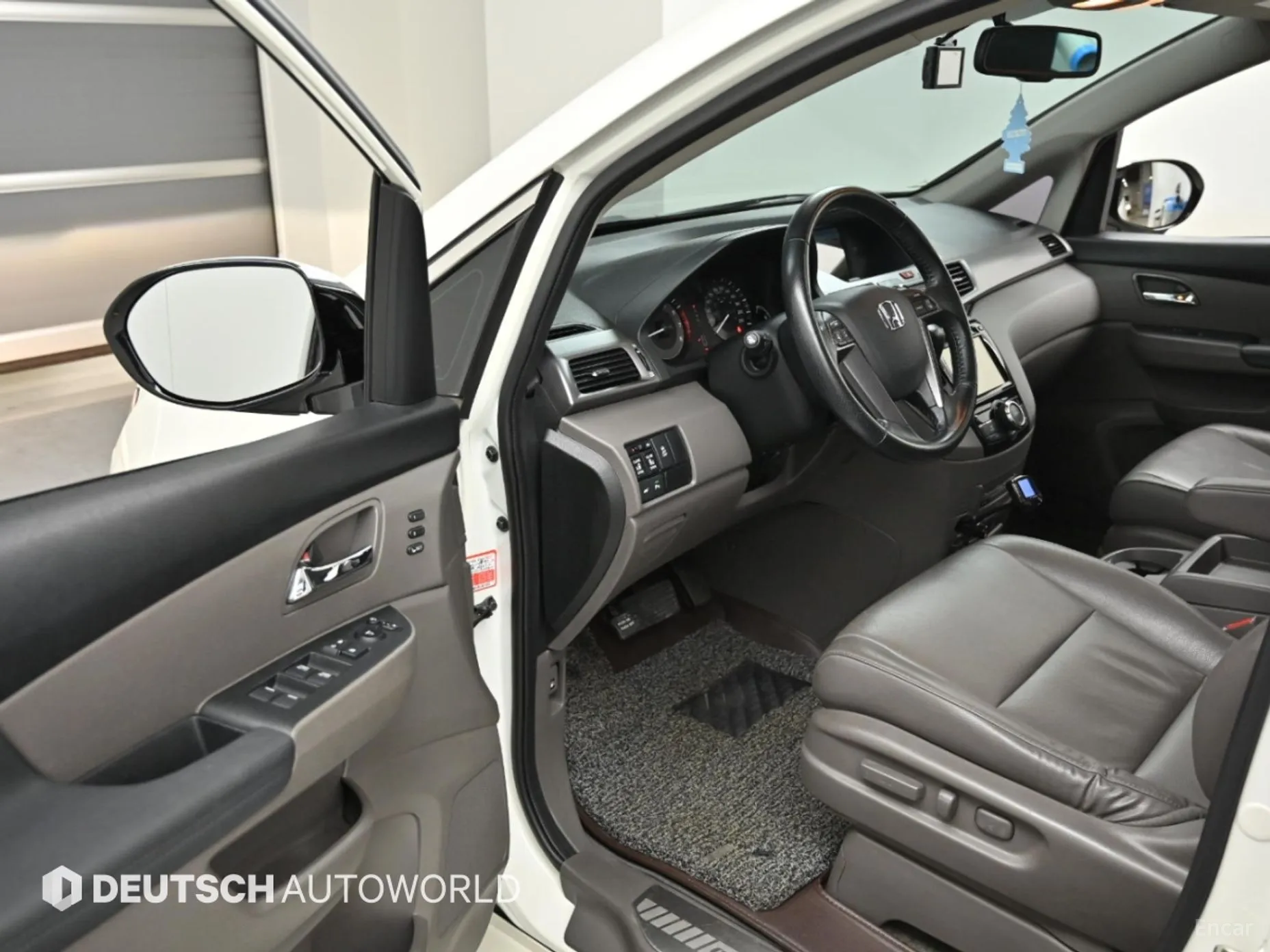 Honda Odyssey превью 11