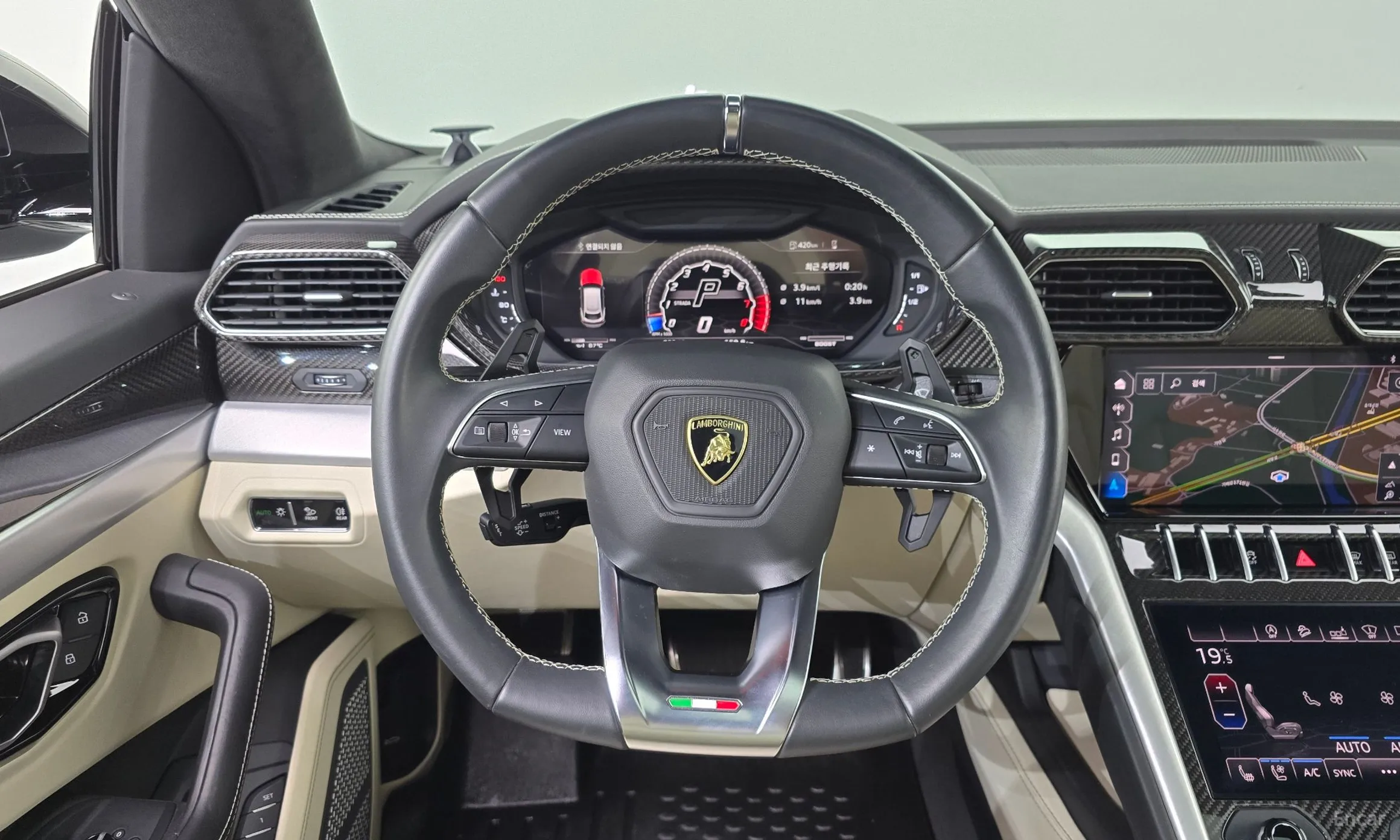 Lamborghini Urus превью 13