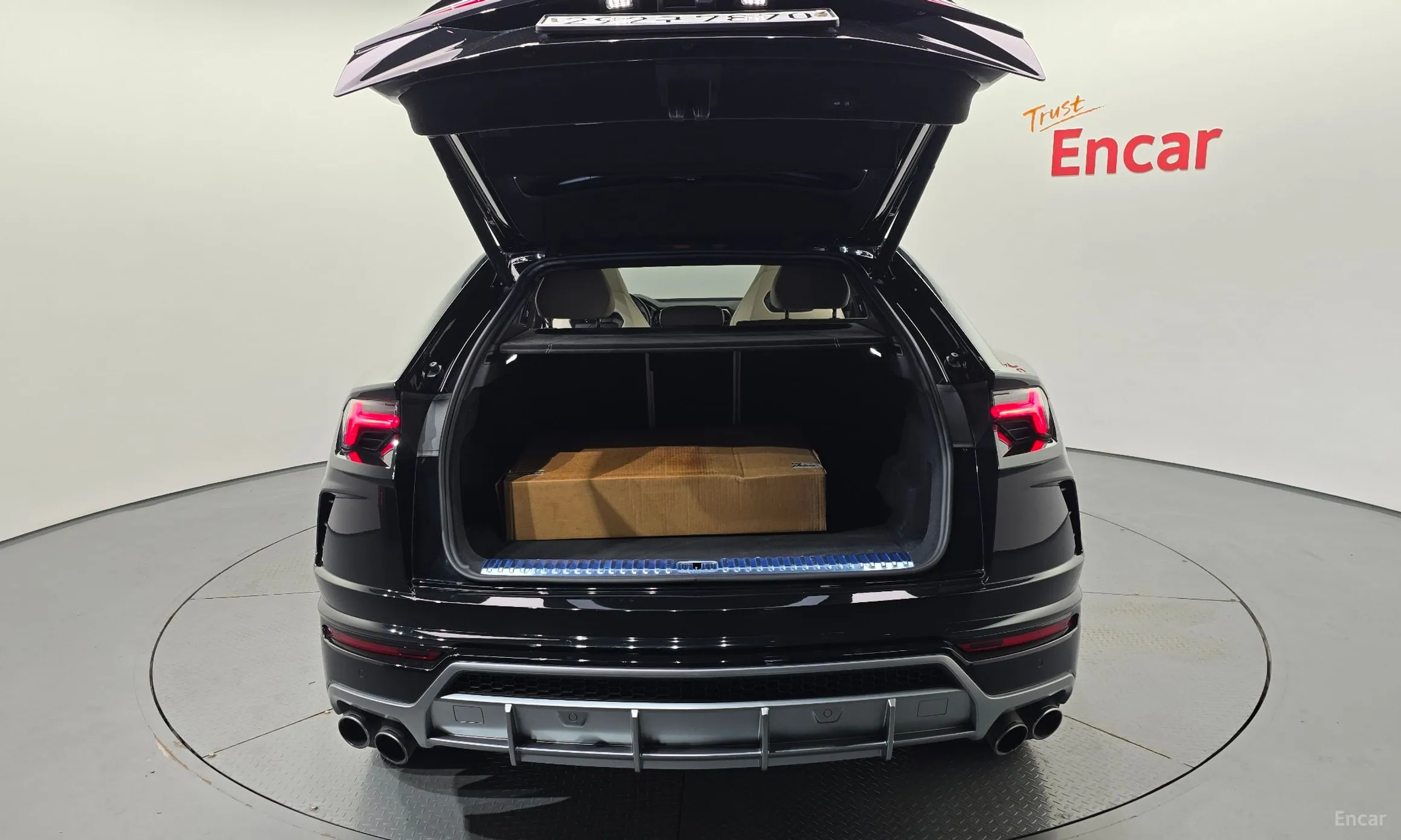 Lamborghini Urus превью 18