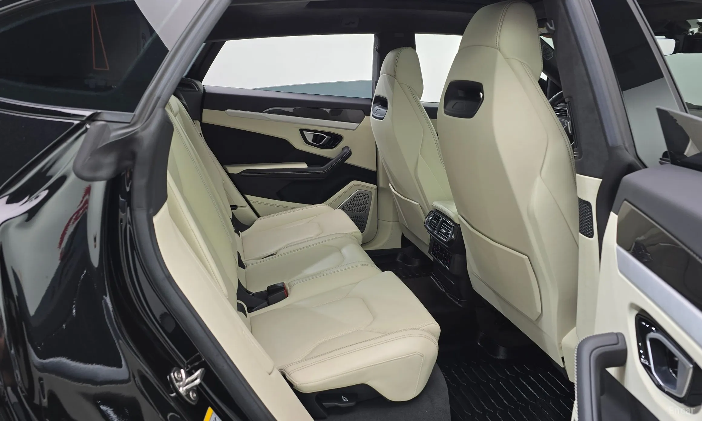 Lamborghini Urus превью 19