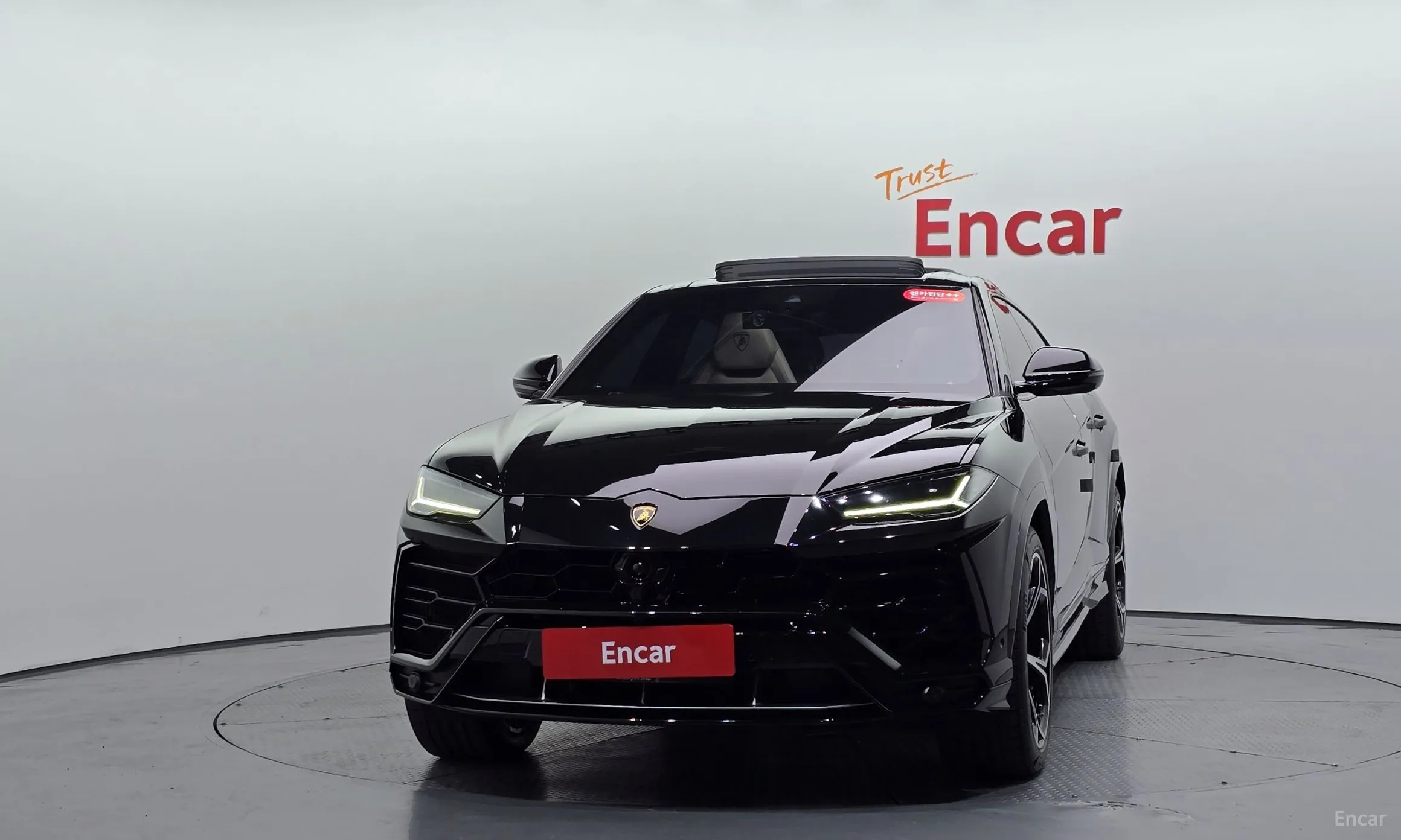Lamborghini Urus превью 3