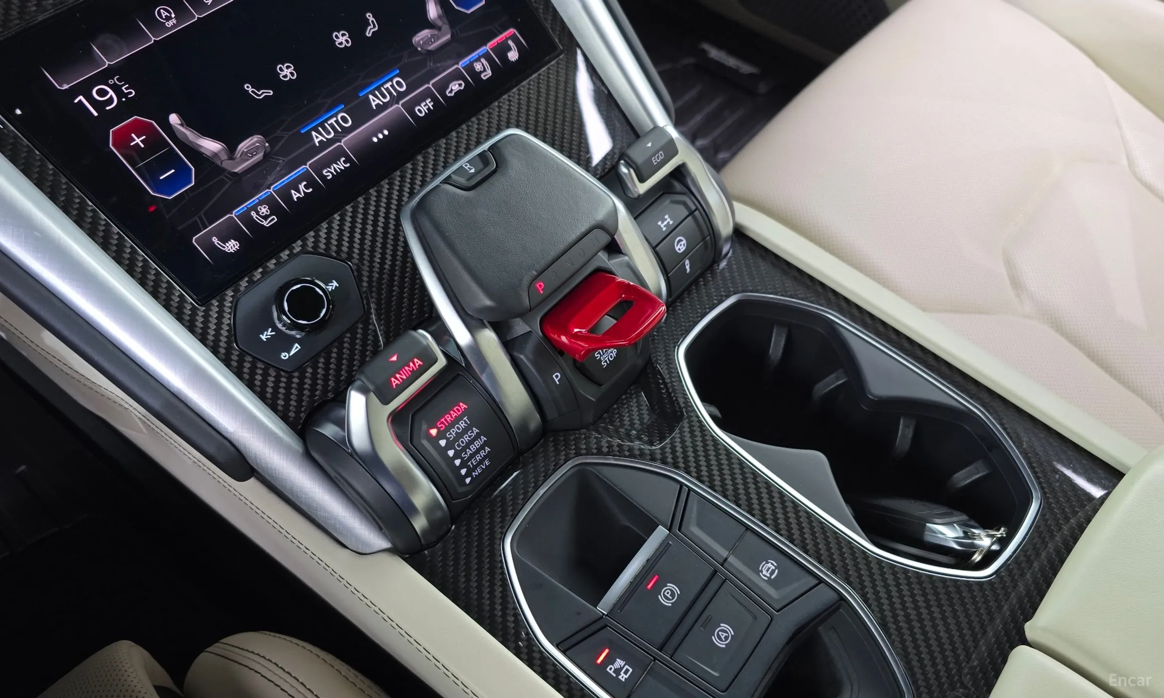 Lamborghini Urus превью 9
