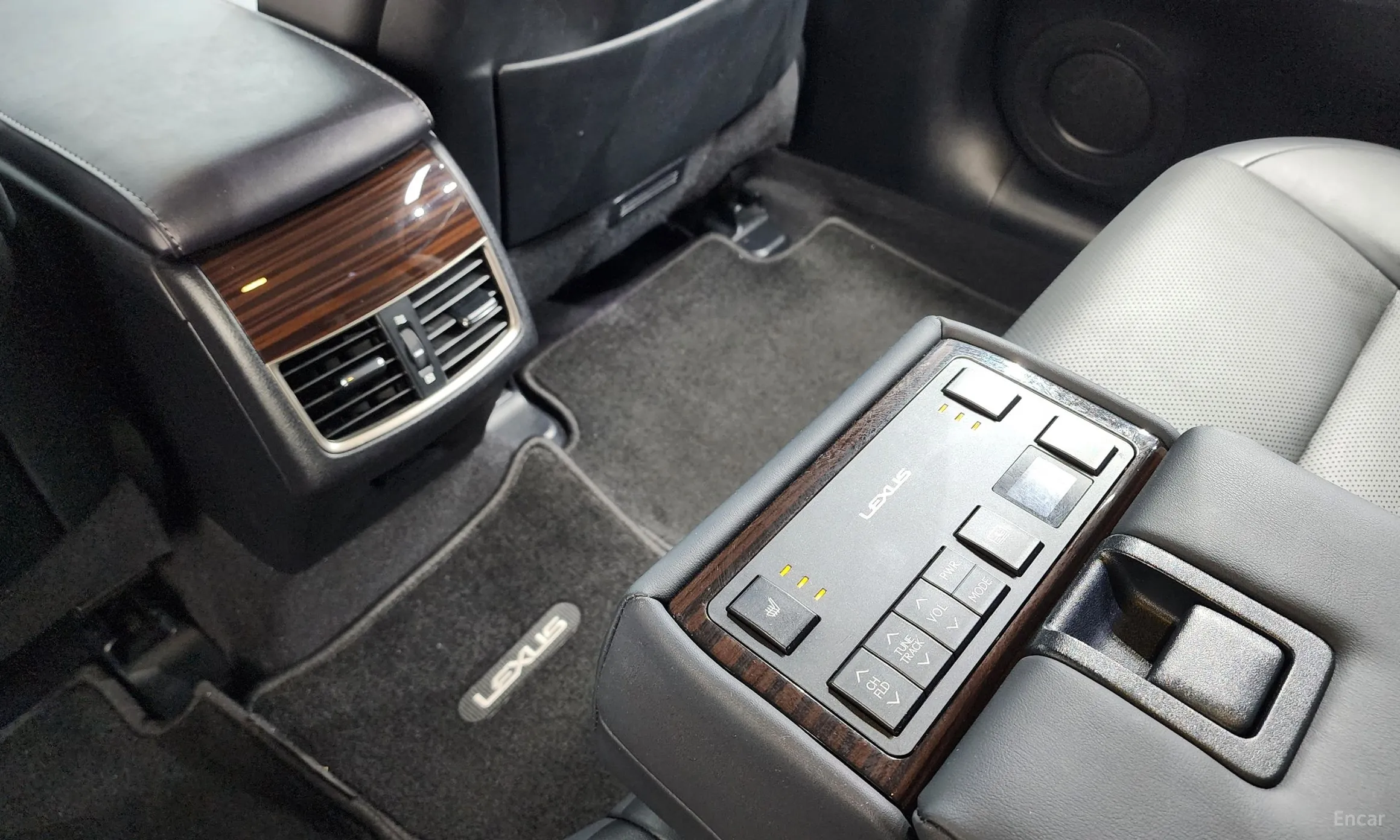Lexus New ES300h превью 16