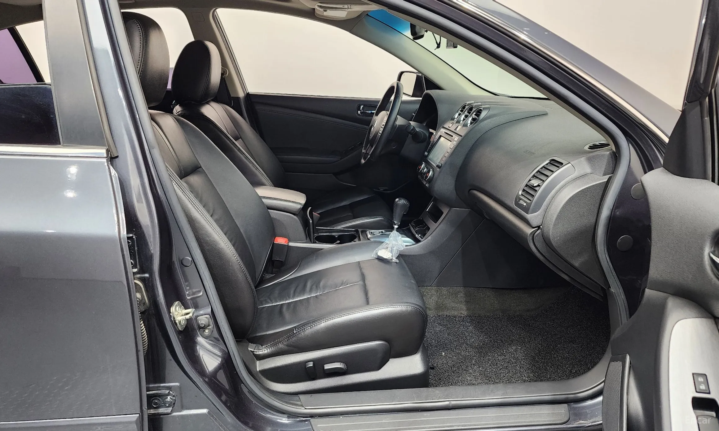 Nissan Altima превью 11