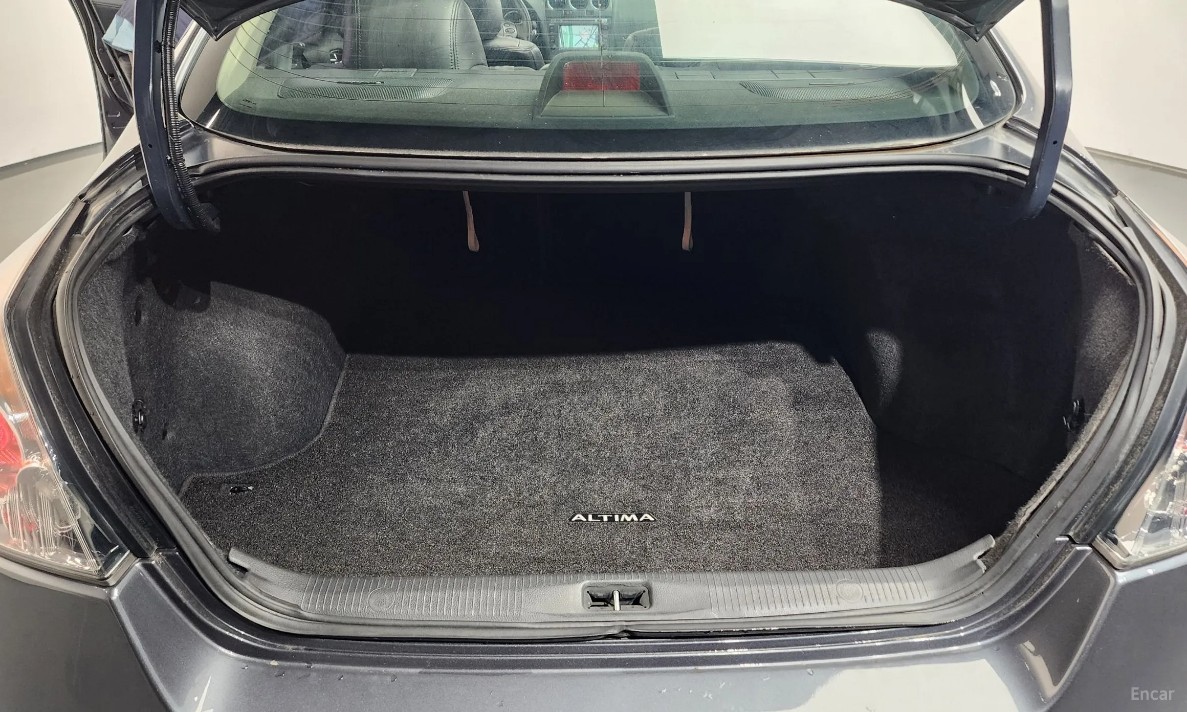 Nissan Altima превью 17