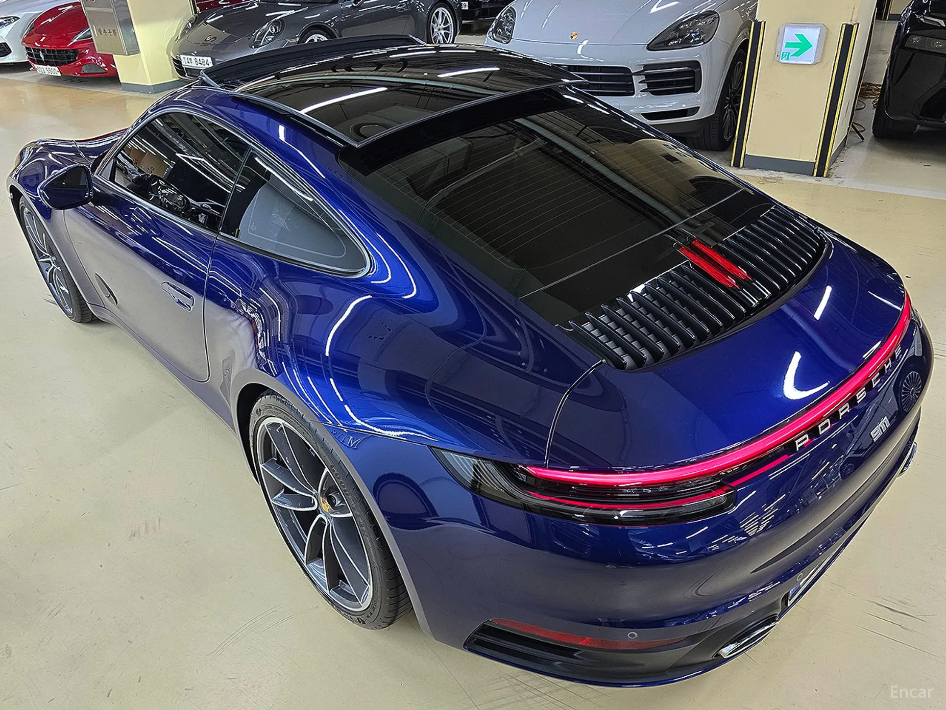 Porsche 911 (992) превью 5