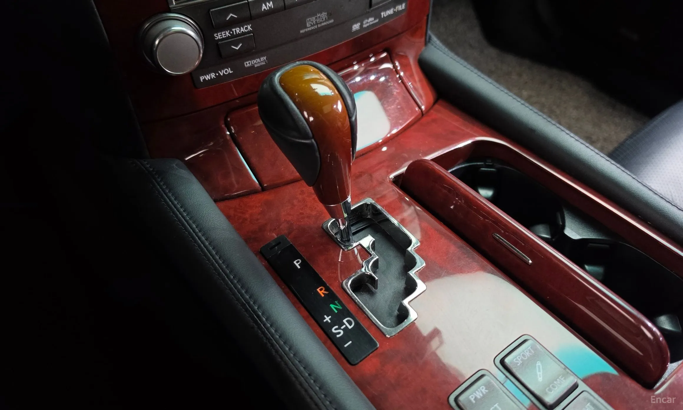 Lexus LS460 превью 9