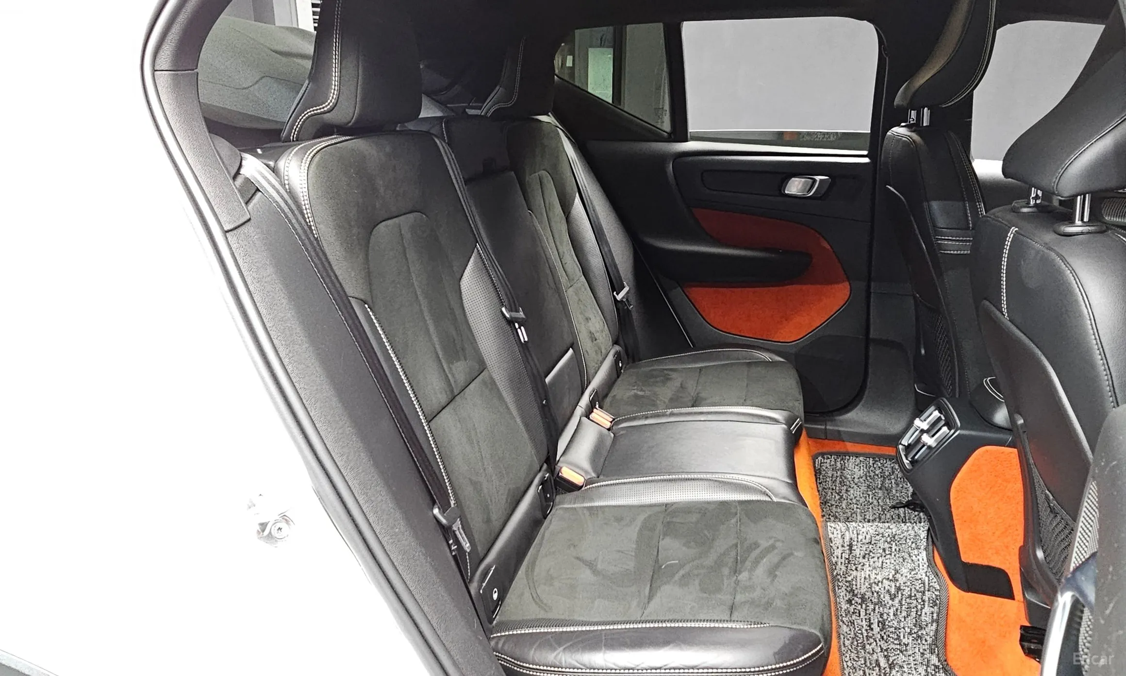 Volvo XC40 превью 11