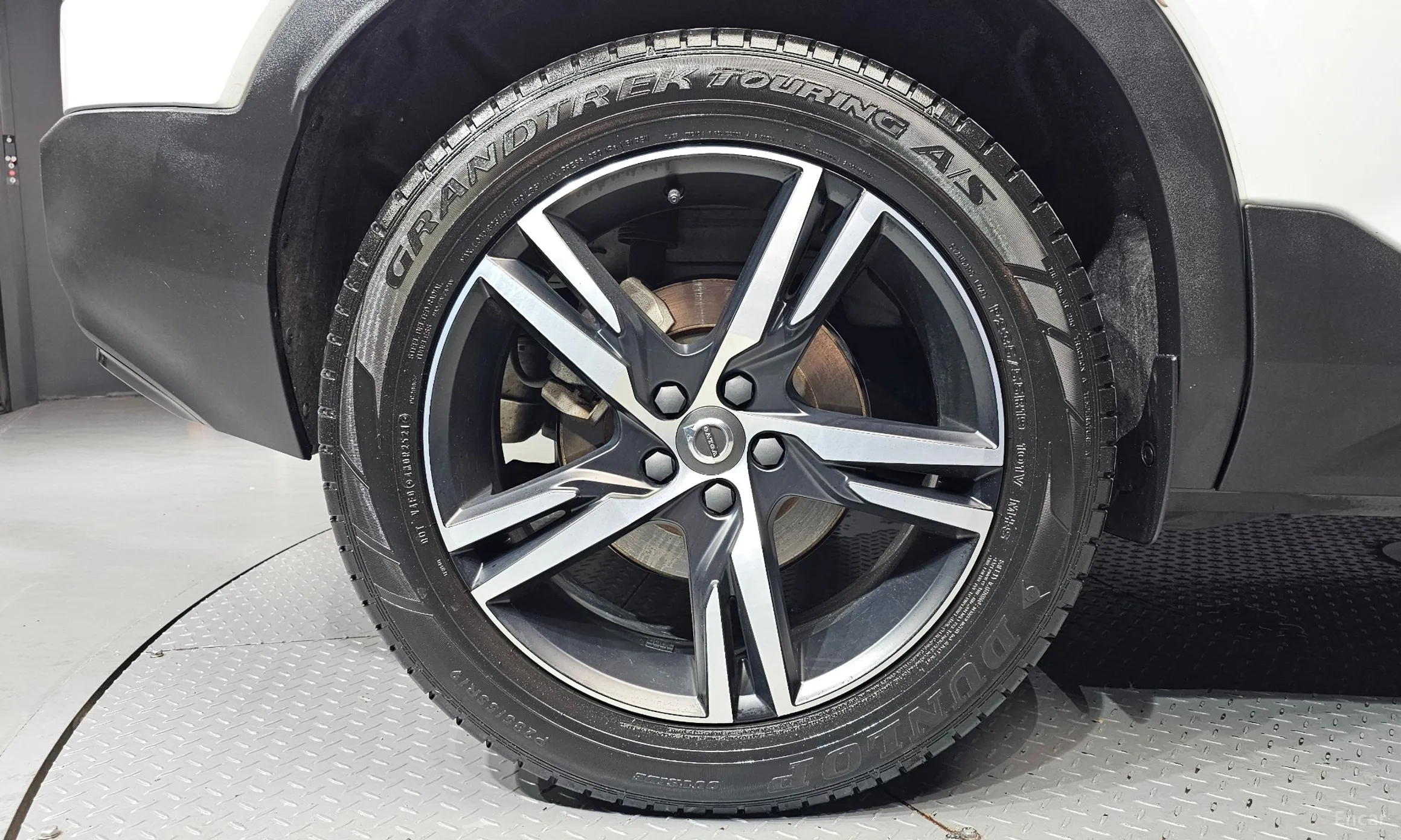 Volvo XC40 превью 5