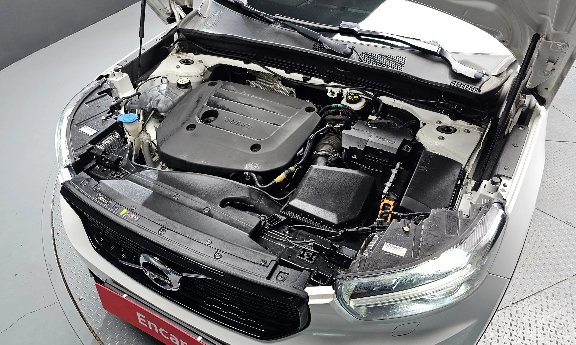 Volvo XC40 превью 6