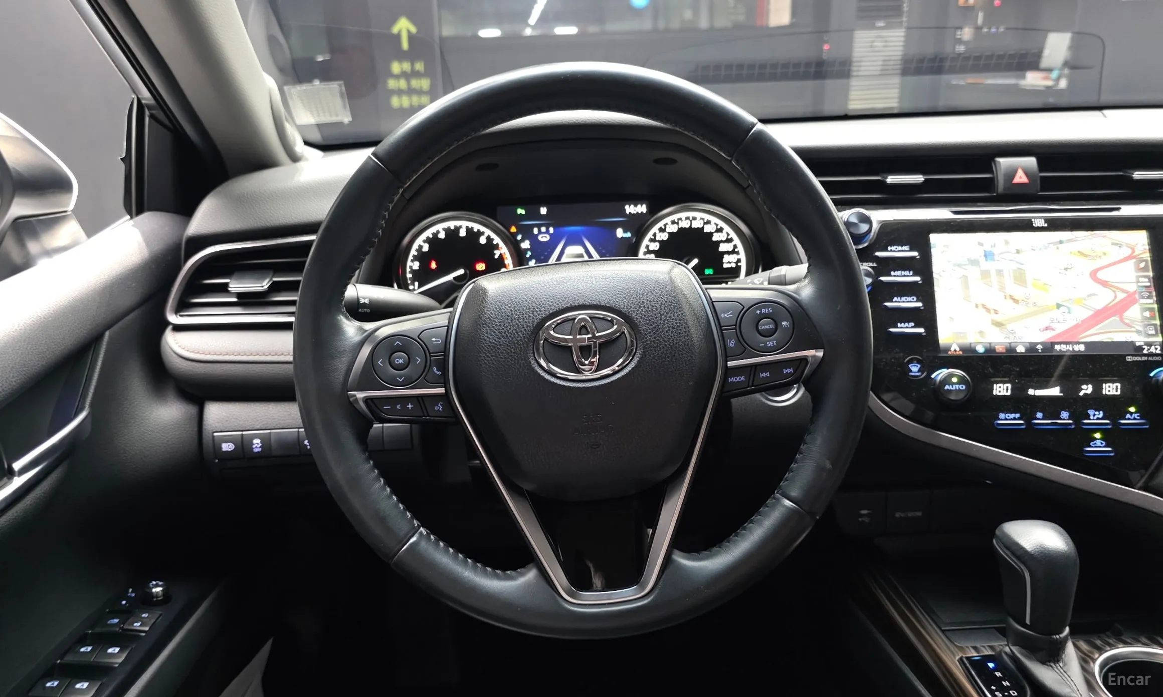 Toyota Camry (XV70) превью 13