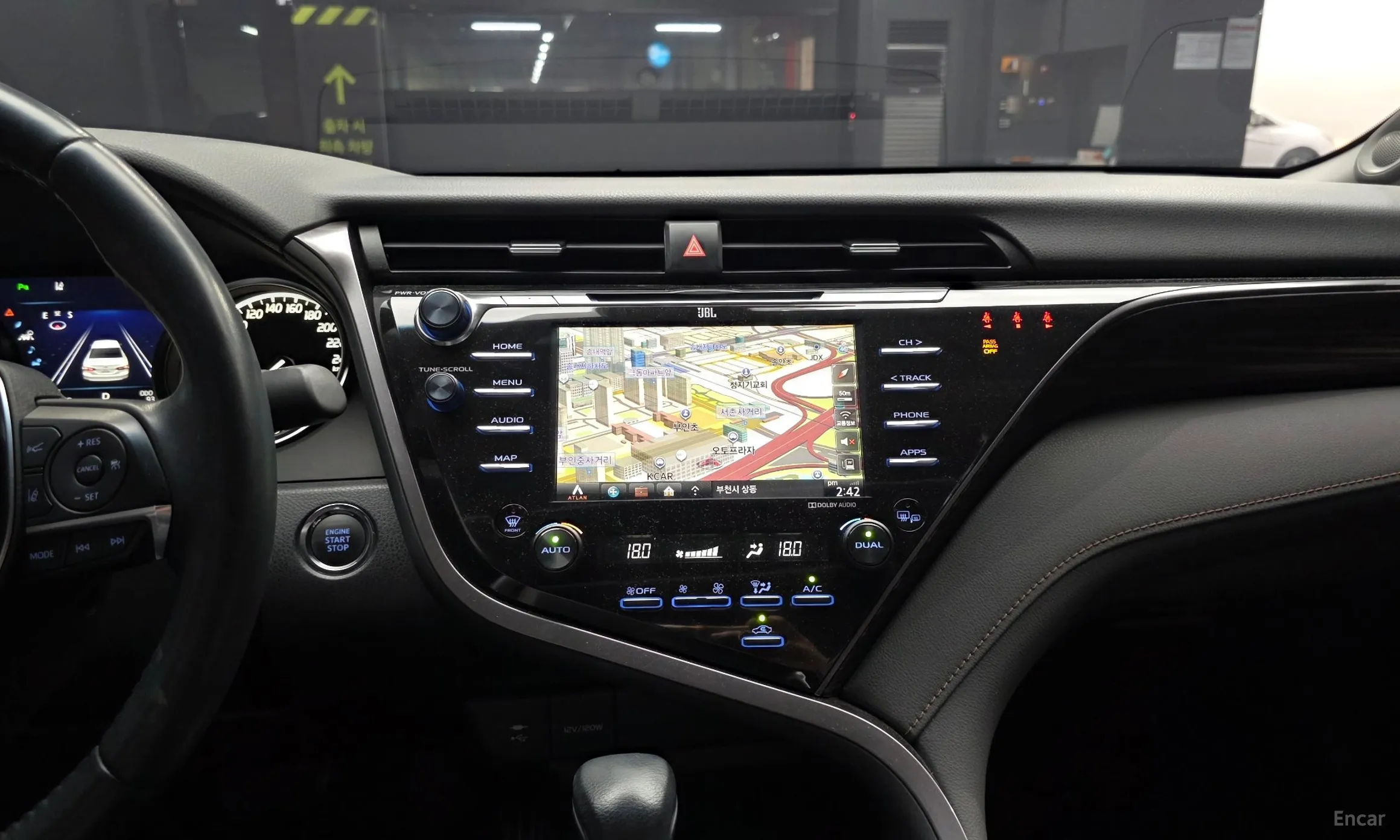 Toyota Camry (XV70) превью 14