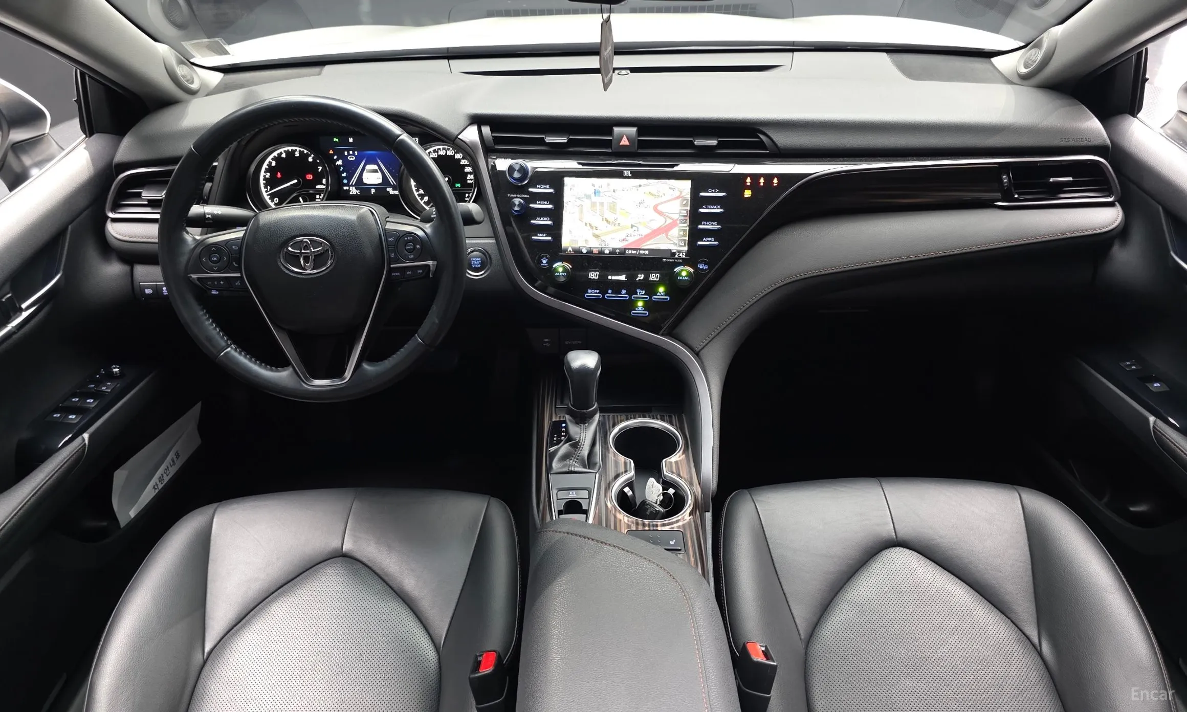 Toyota Camry (XV70) превью 7