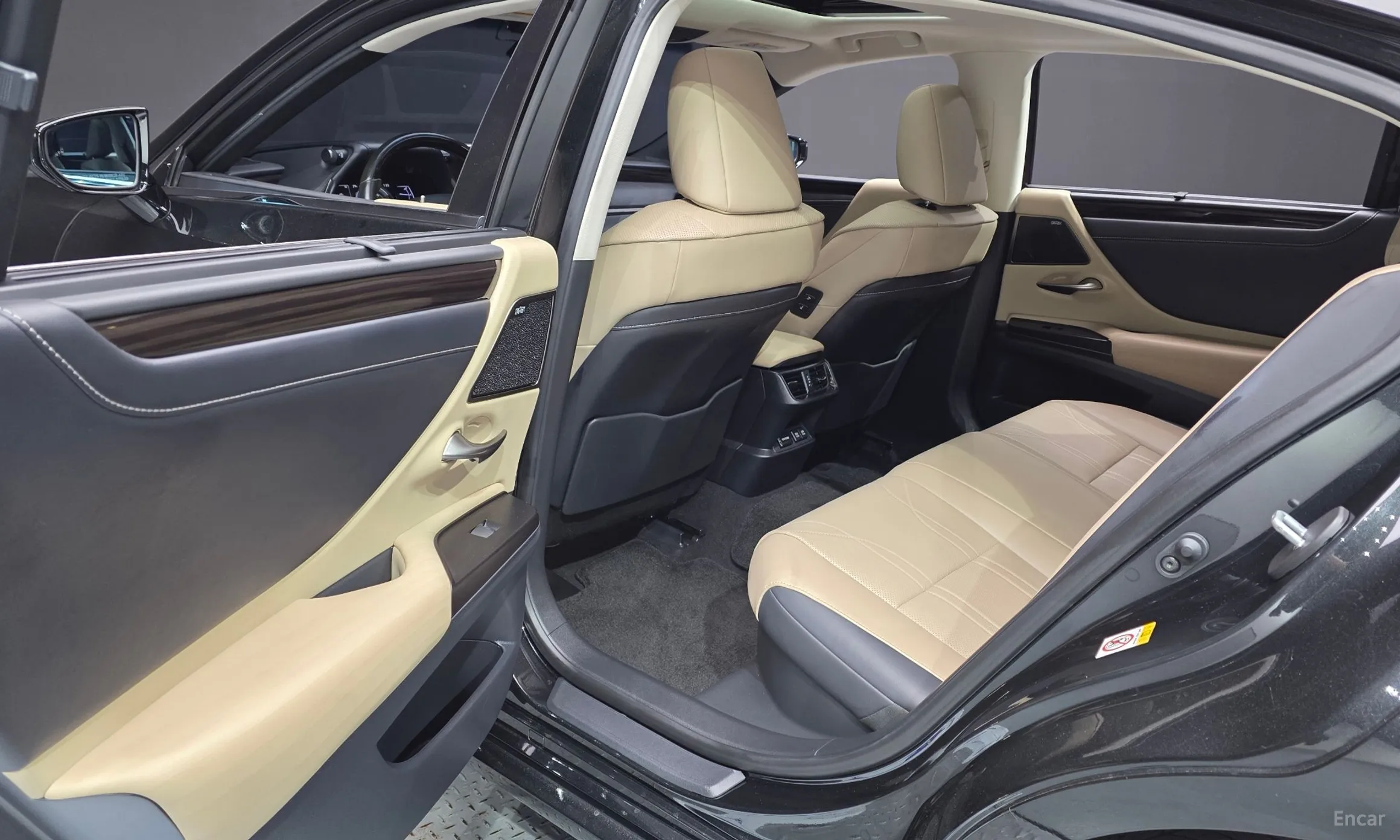 Lexus ES300h 7th Generation превью 12
