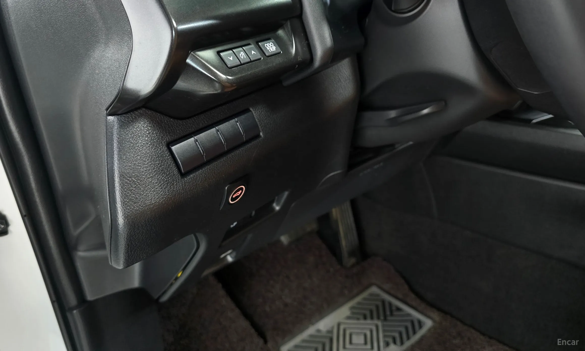Lexus UX250h превью 19