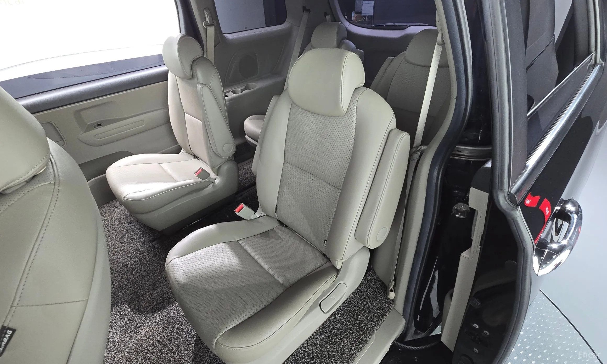 Kia Carnival превью 11