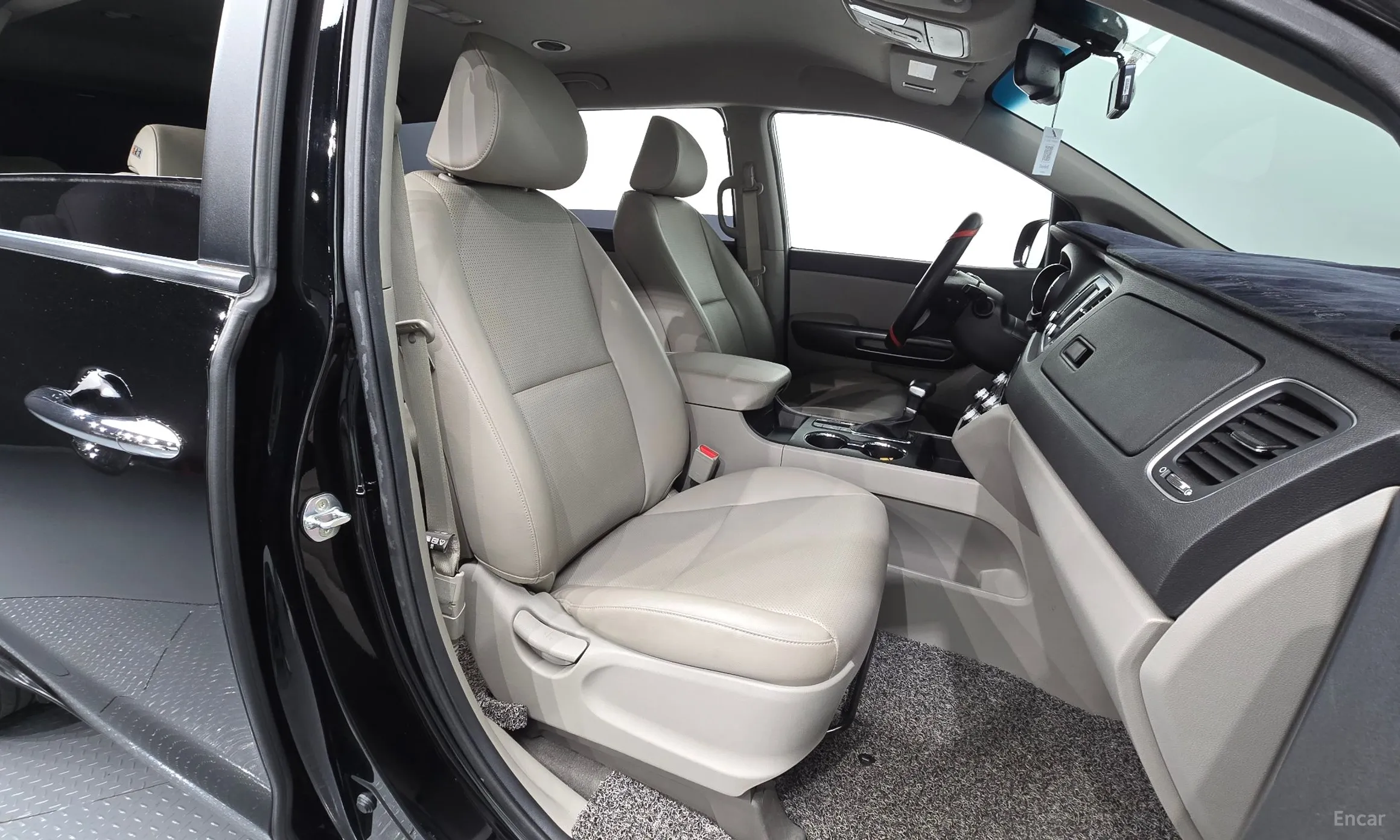 Kia Carnival превью 13