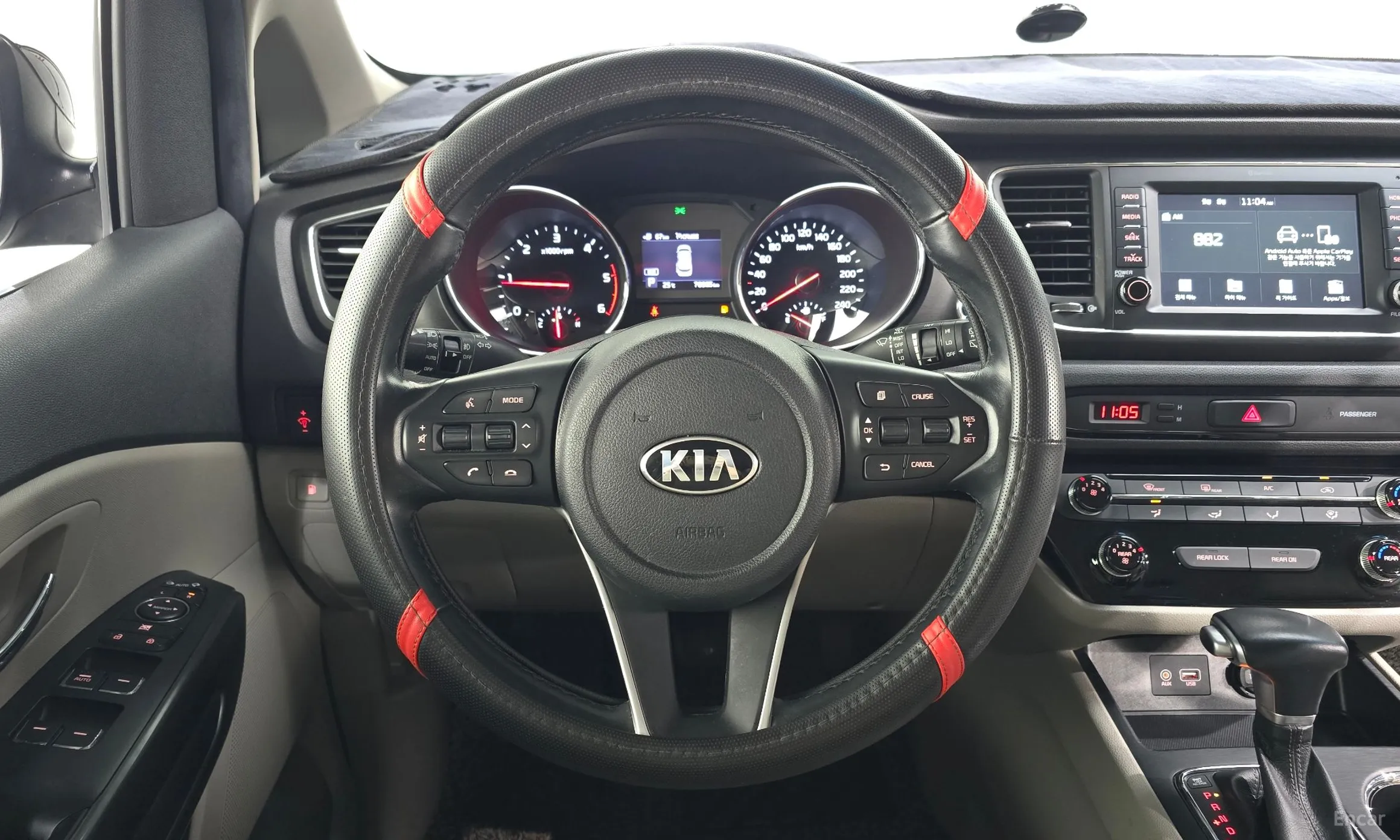 Kia Carnival превью 15